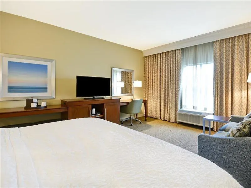 Hampton & Charleston Airport Hotel 3*