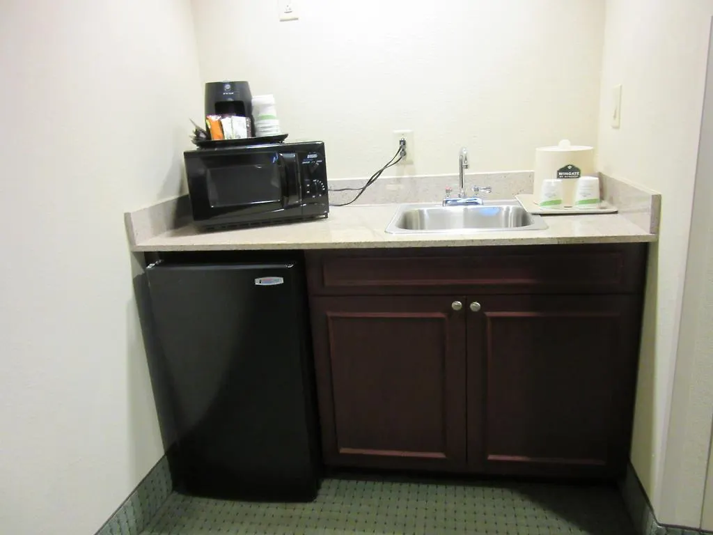 Wingate By Wyndham Charleston Southern 3*