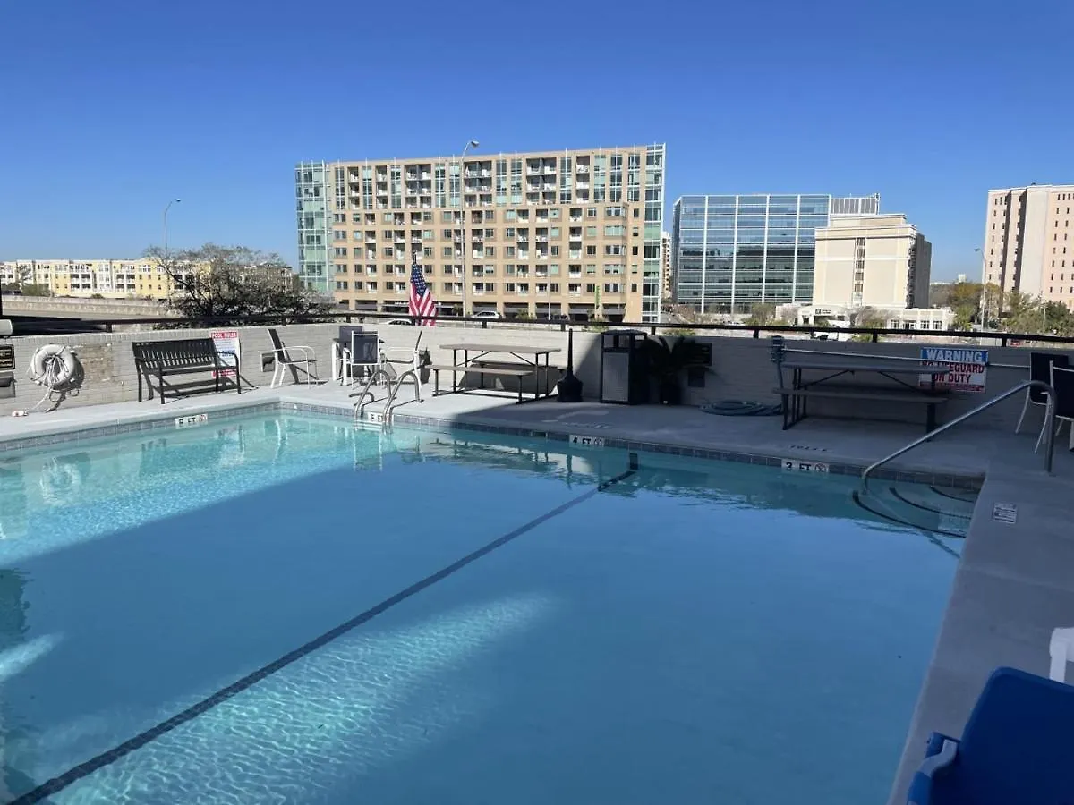 Comfort Downtown Inn 3*