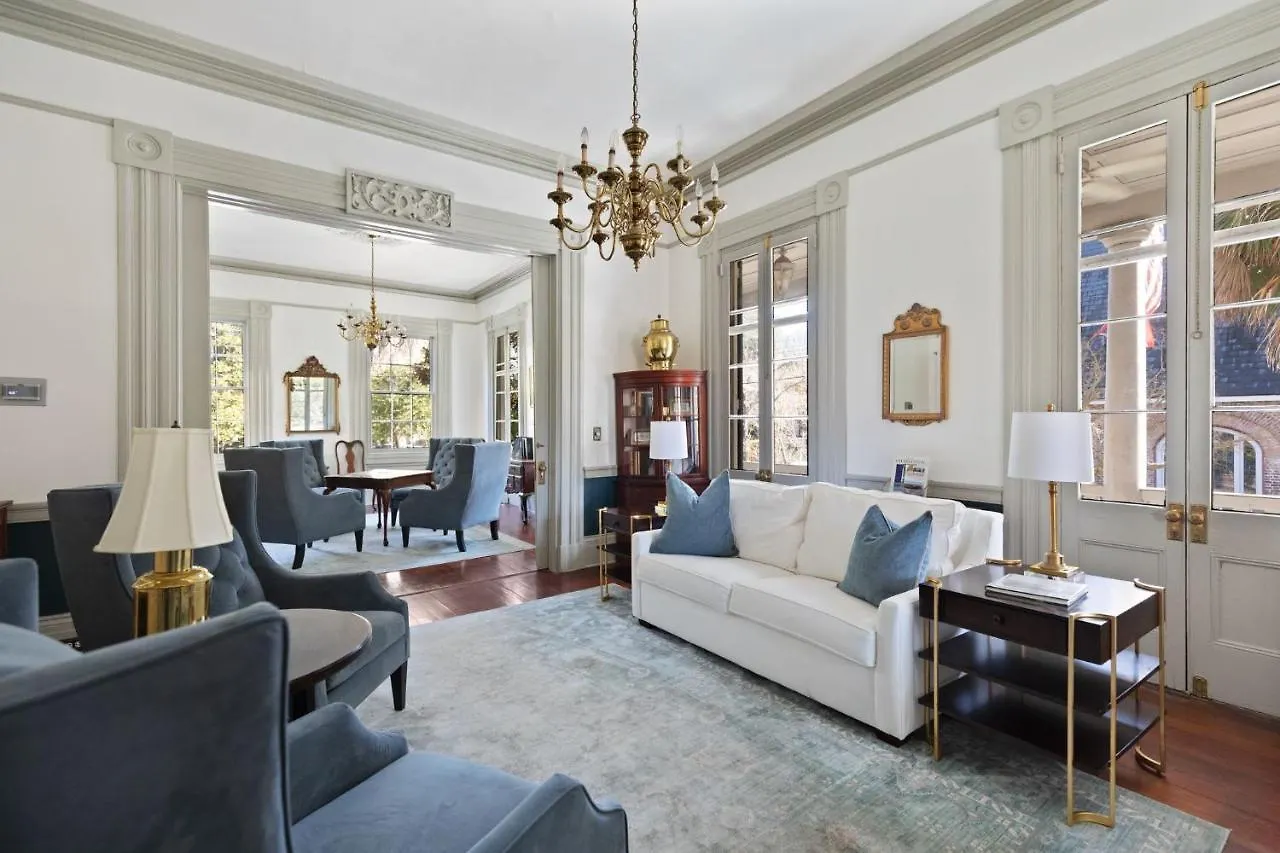 Daybed With Trundle In The Beautiful Ashley Inn 4 Blocks From King St Inn Charleston
