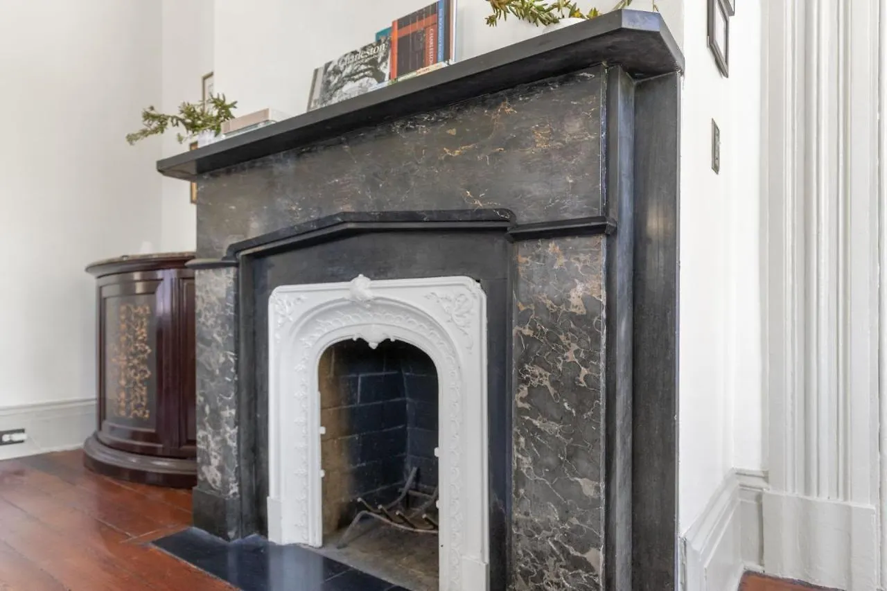Daybed With Trundle In The Beautiful Ashley Inn 4 Blocks From King St 3*