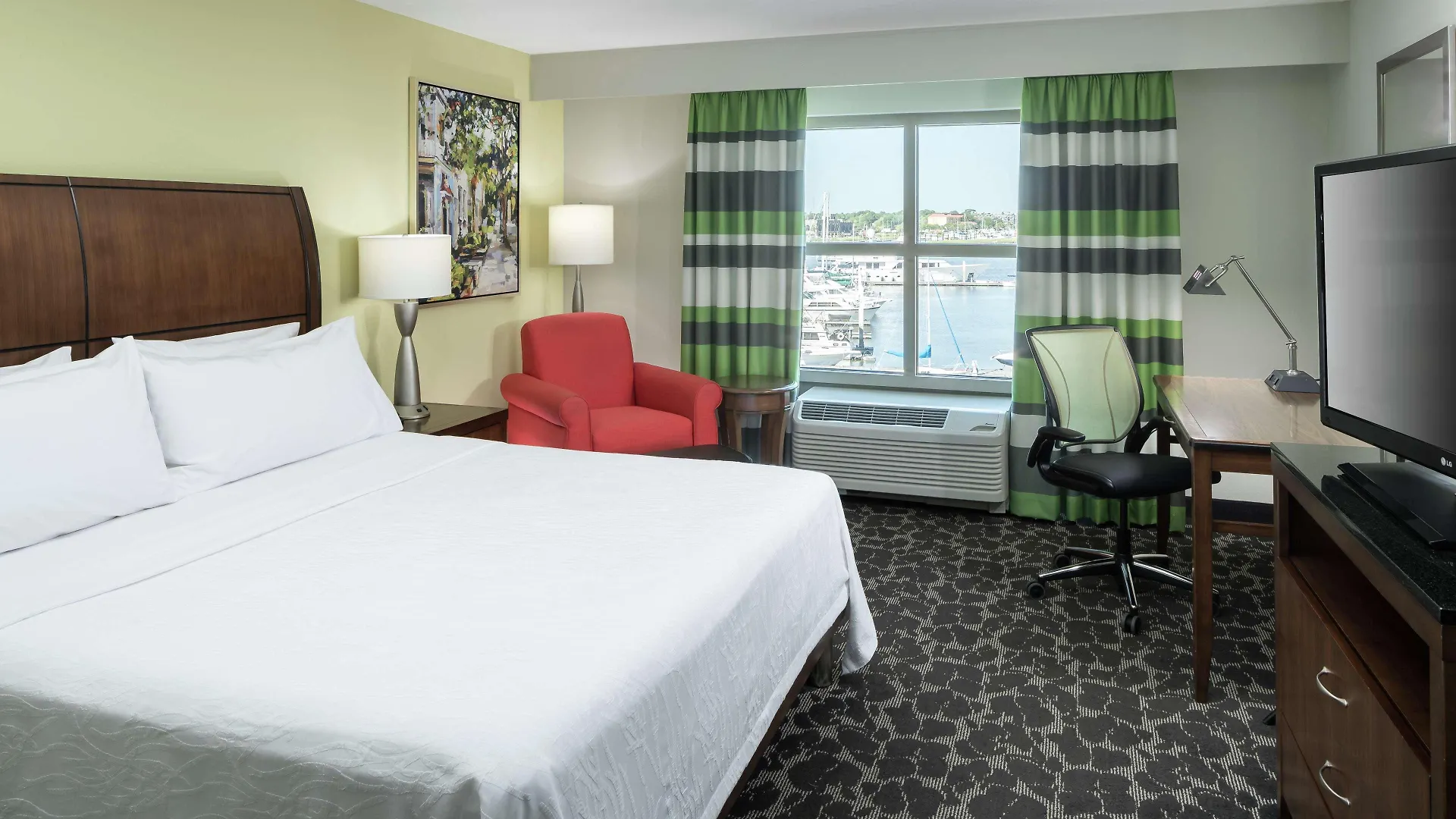 Hilton Garden Waterfront/downtown