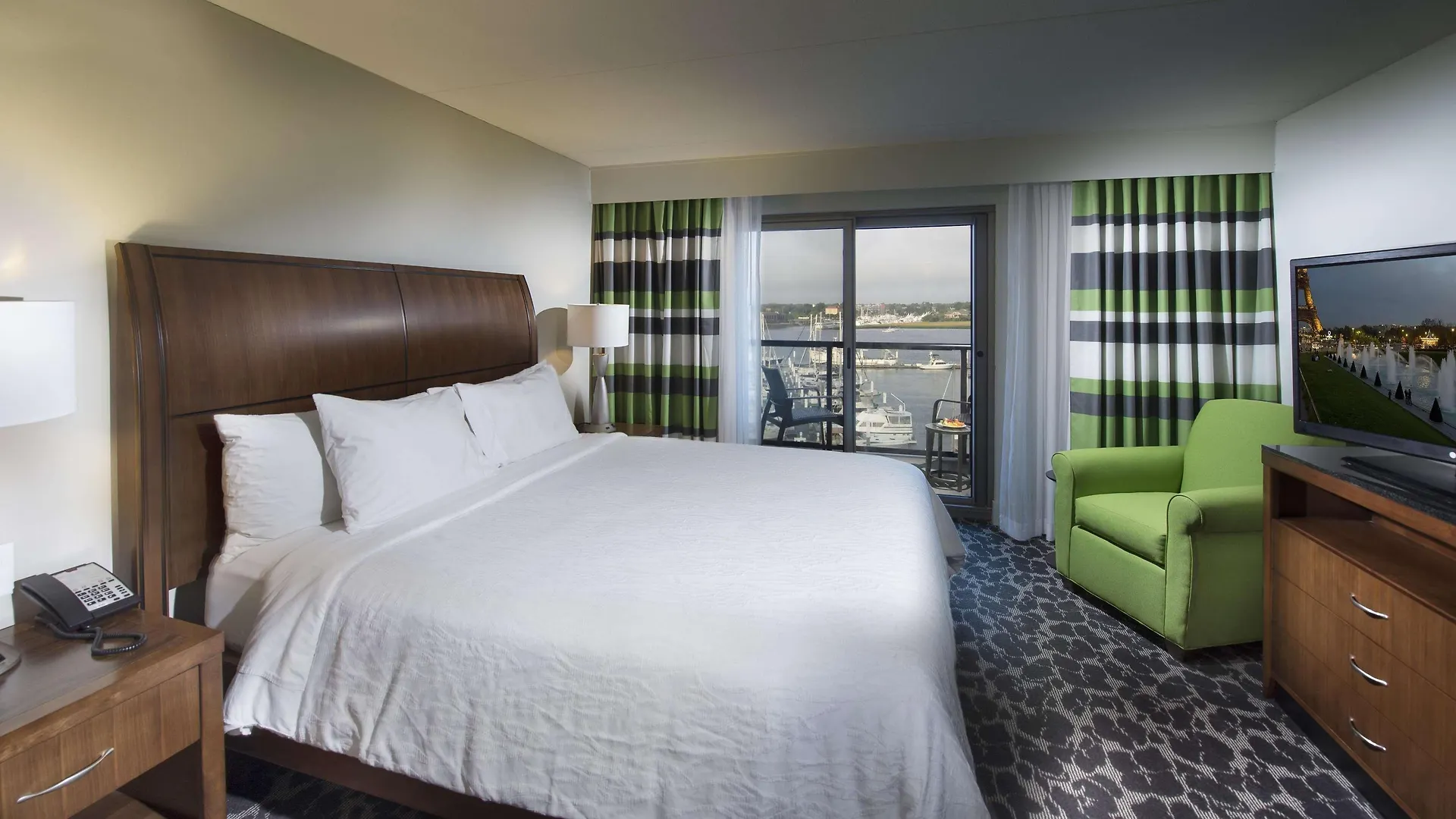 Hotel Hilton Garden Waterfront/downtown 3*
