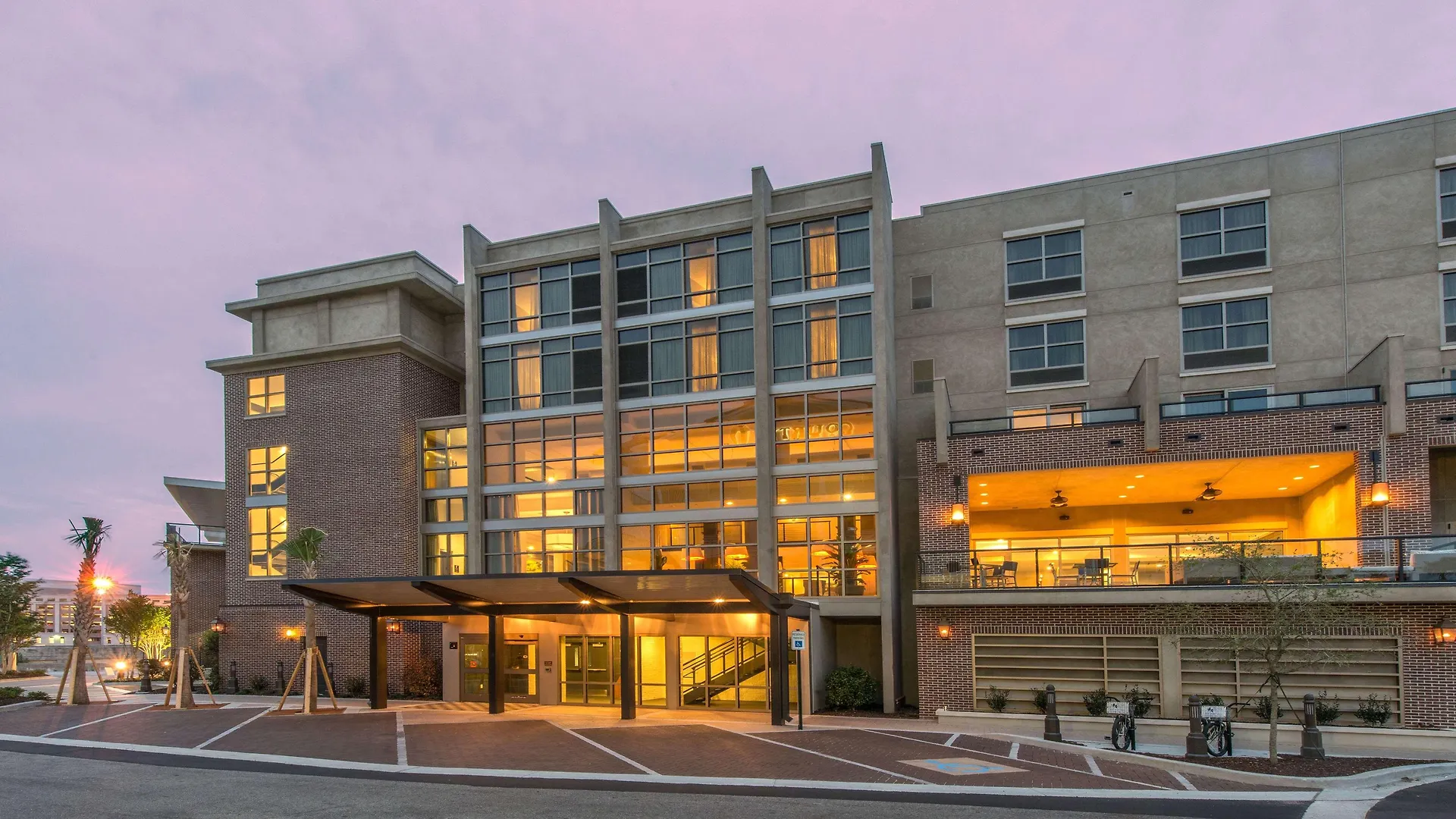 Hilton Garden Waterfront/downtown Hotel