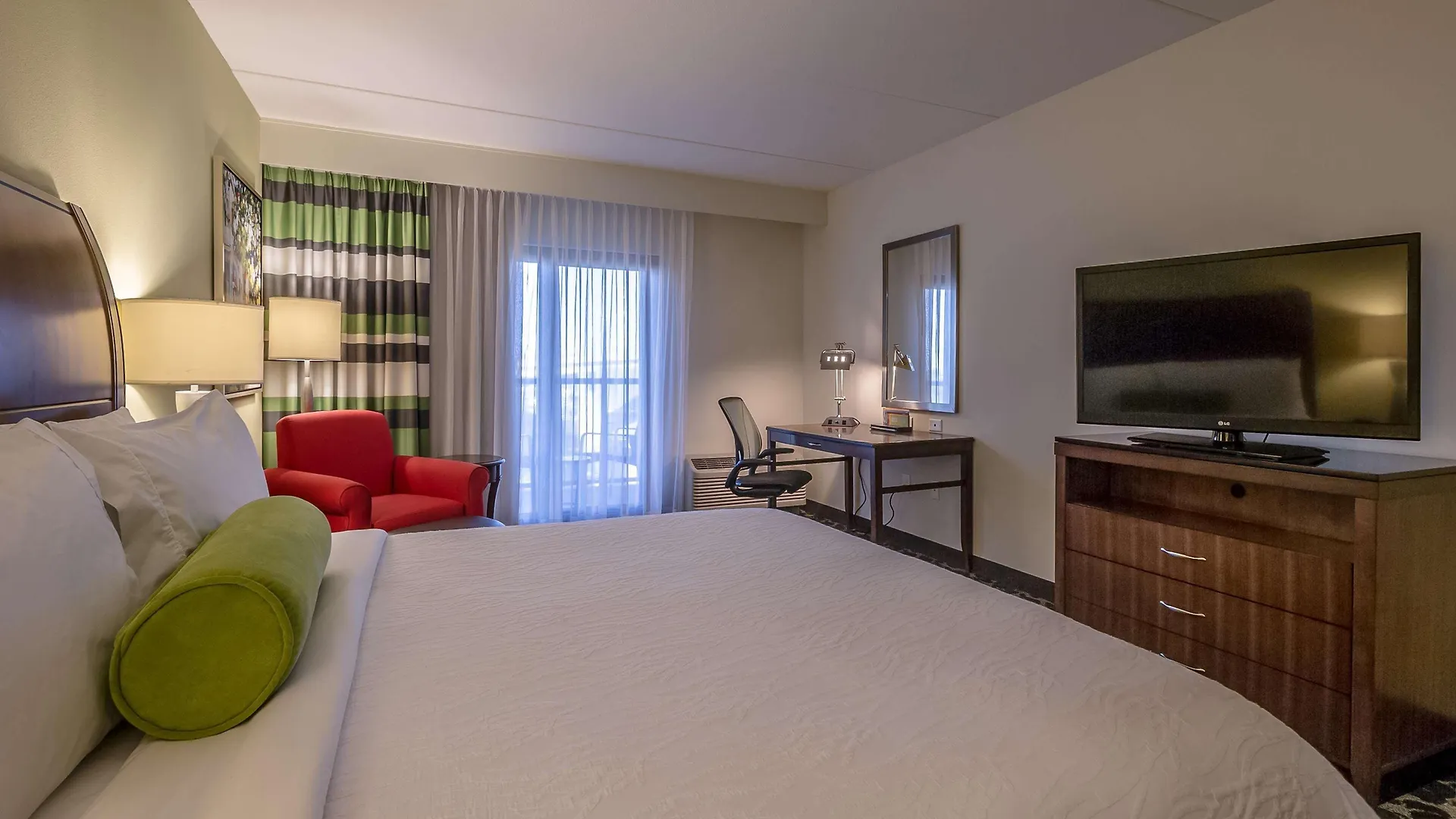 Hotel Hilton Garden Waterfront/downtown 3*