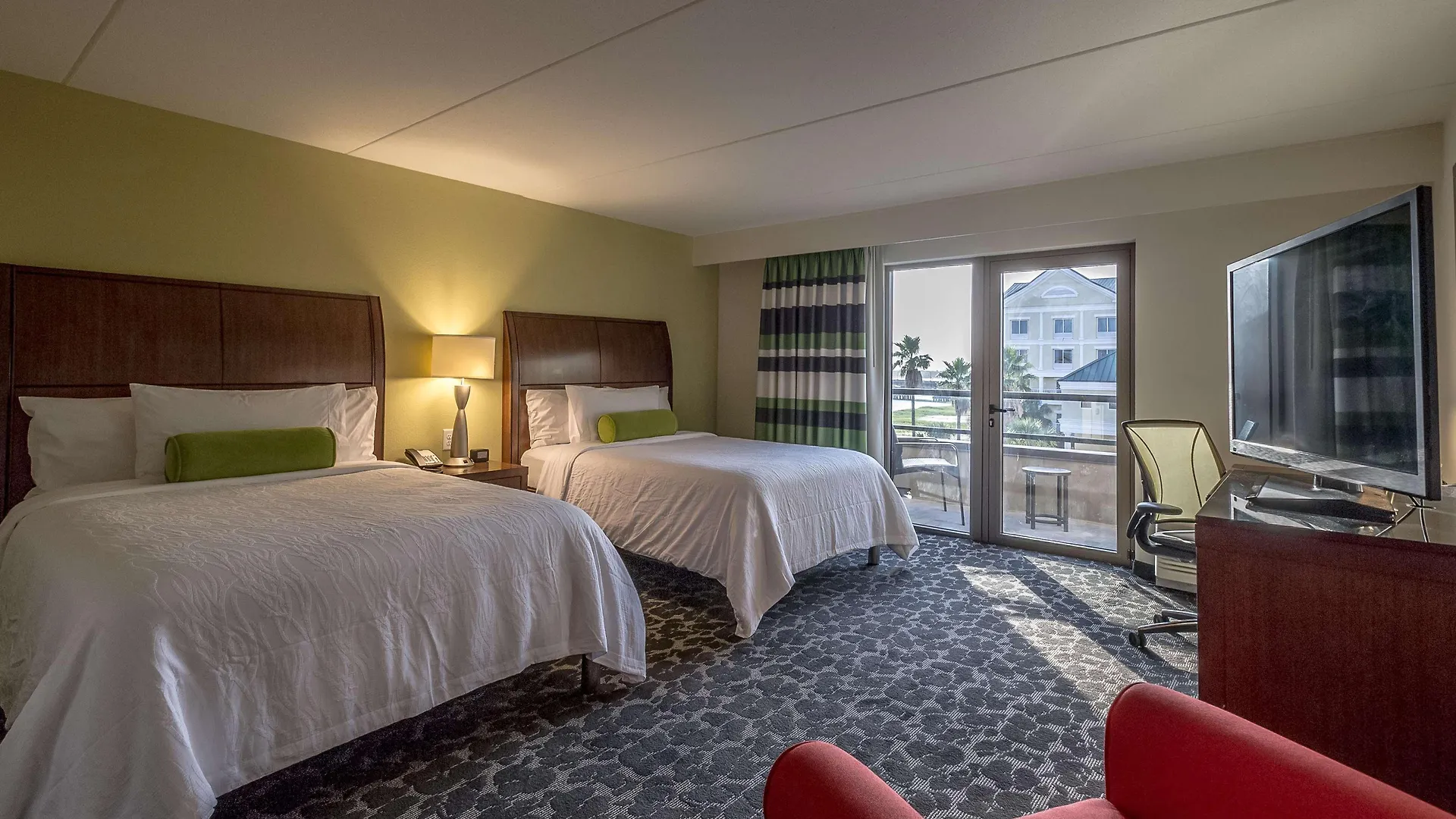 Hilton Garden Waterfront/downtown 3*