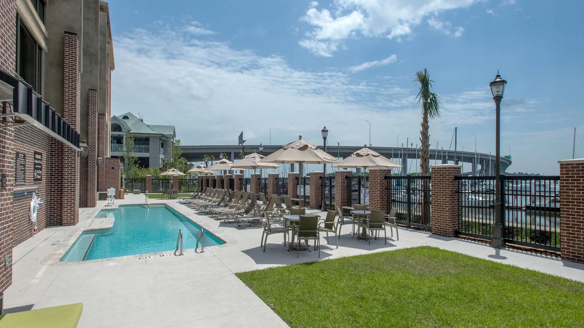 Hilton Garden Waterfront/downtown