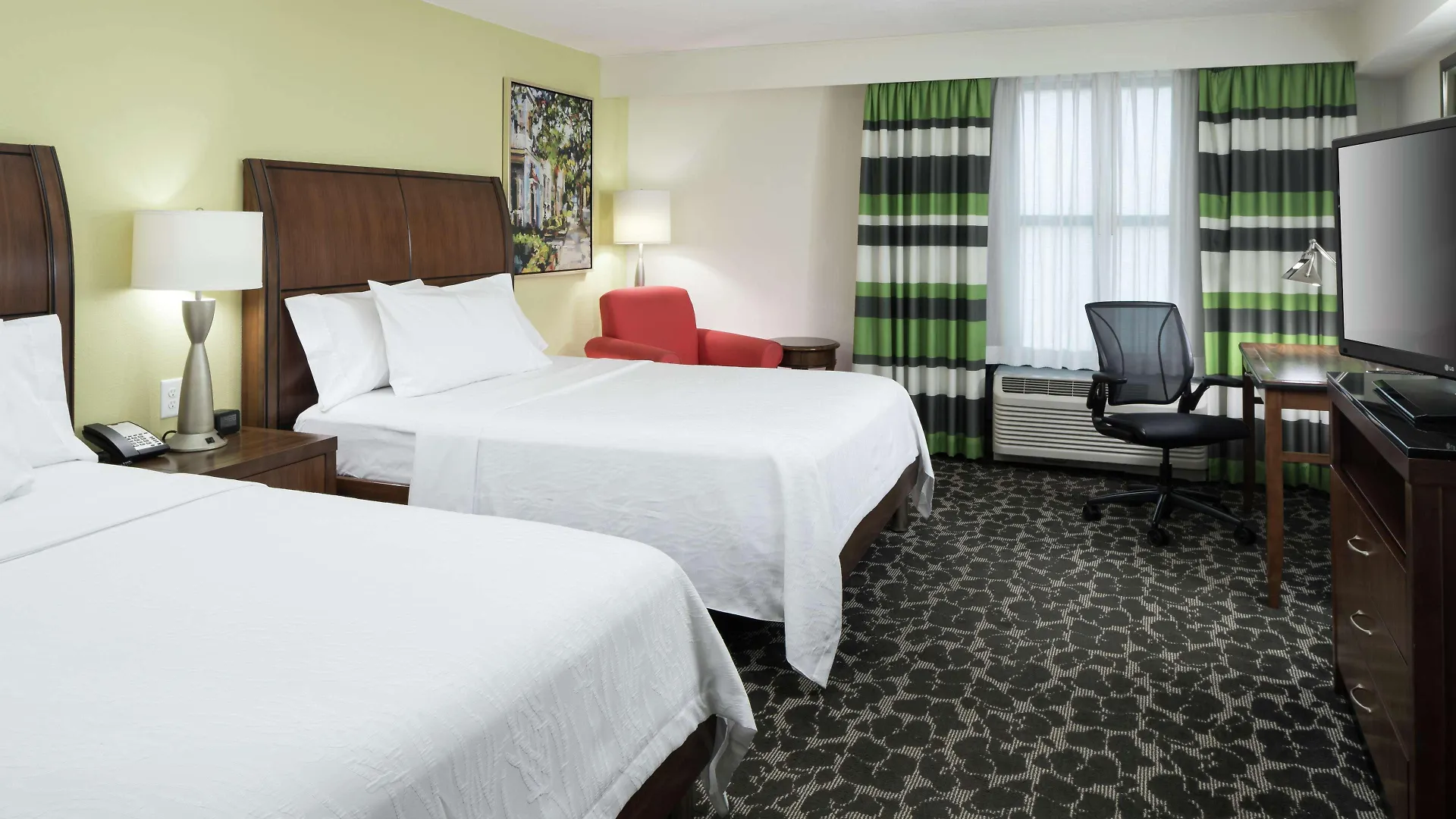 Hilton Garden Waterfront/downtown 3*
