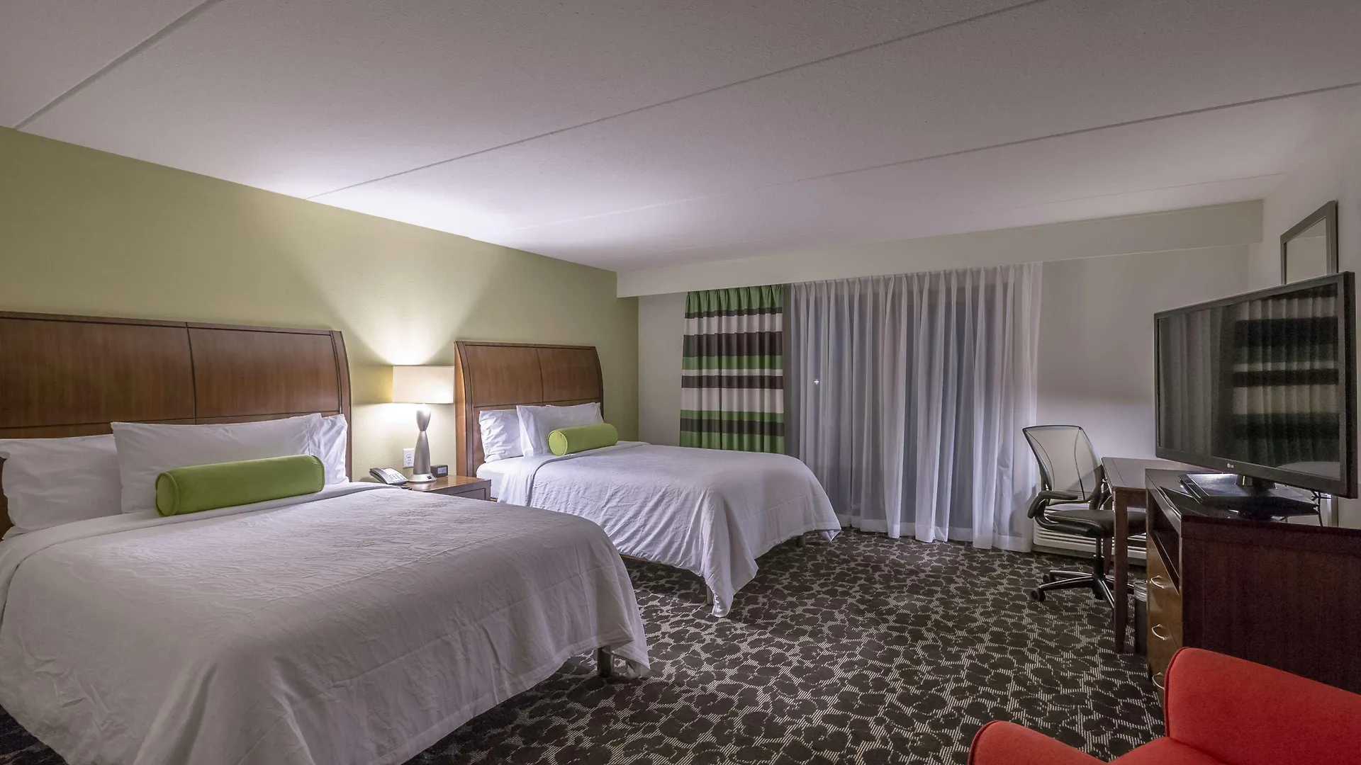 Hilton Garden Waterfront/downtown Hotel 3*