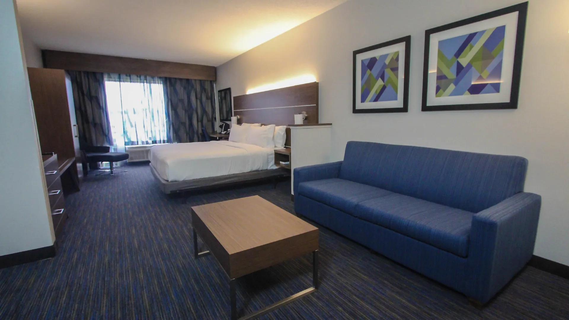 Express & Charleston - North By Ihg Otel