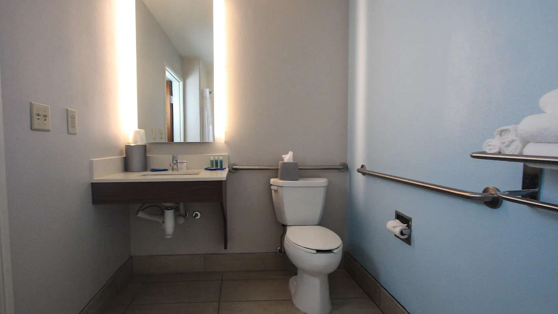 Express & Charleston - North By Ihg North Charleston
