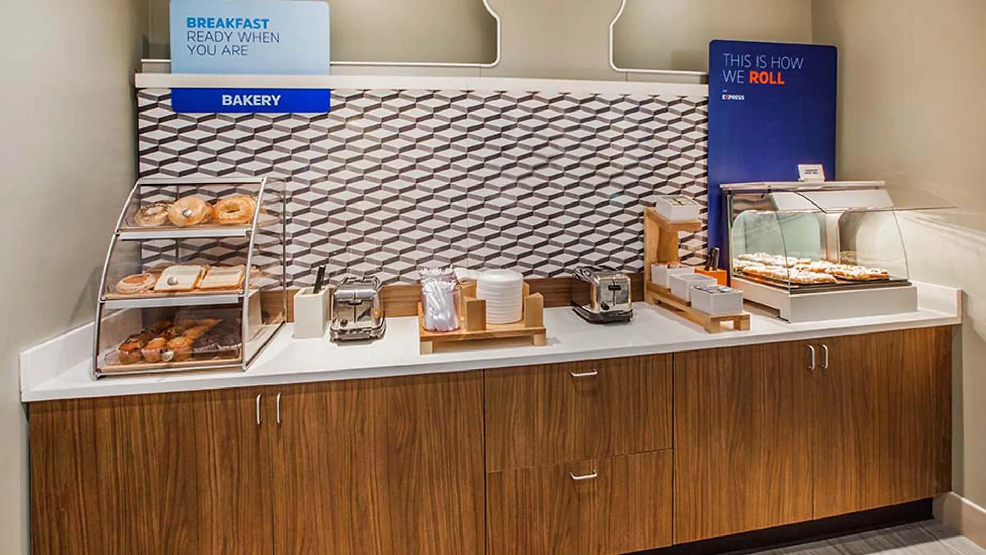 Express & Charleston - North By Ihg North Charleston