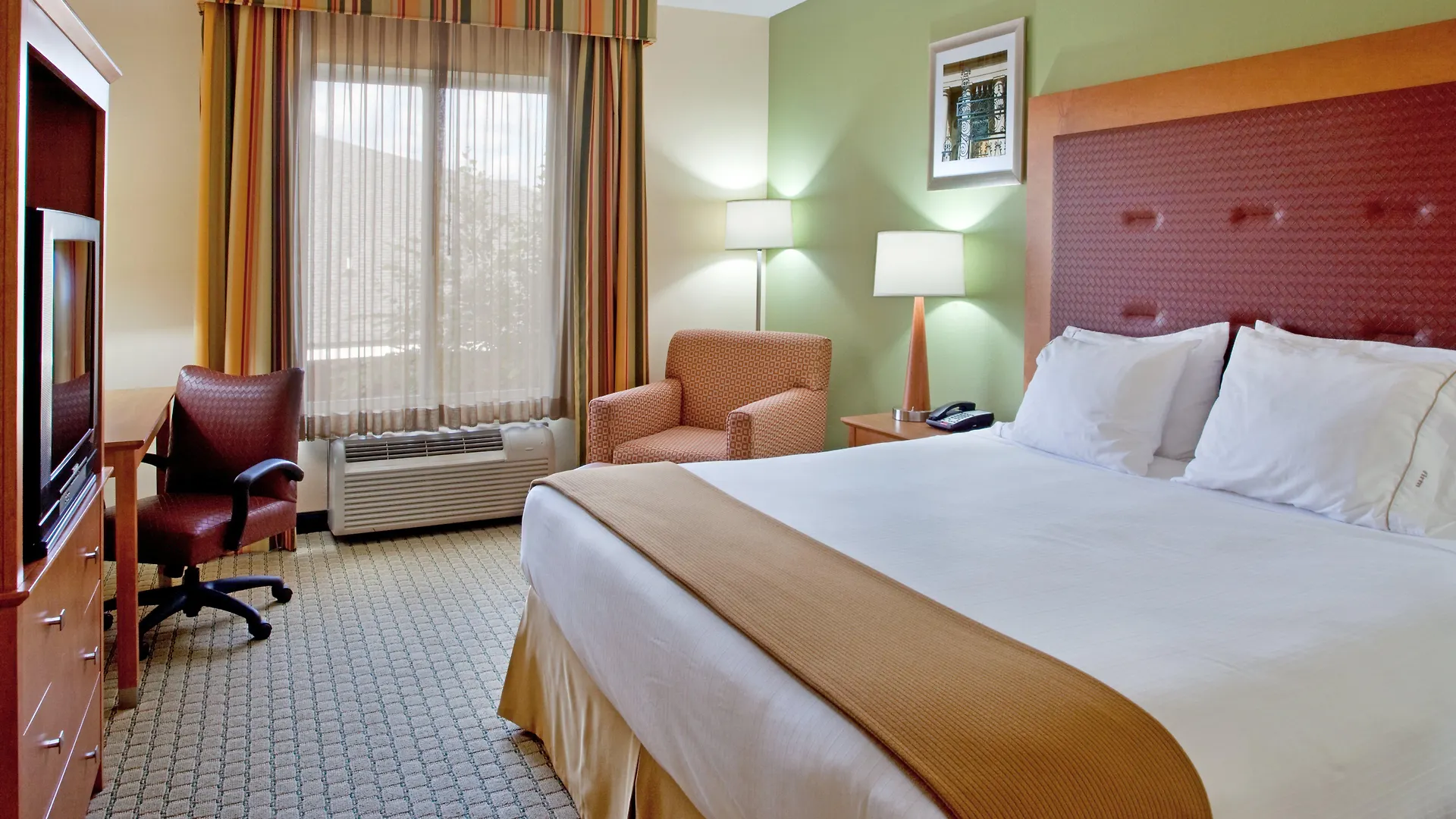Express & Charleston - North By Ihg Otel