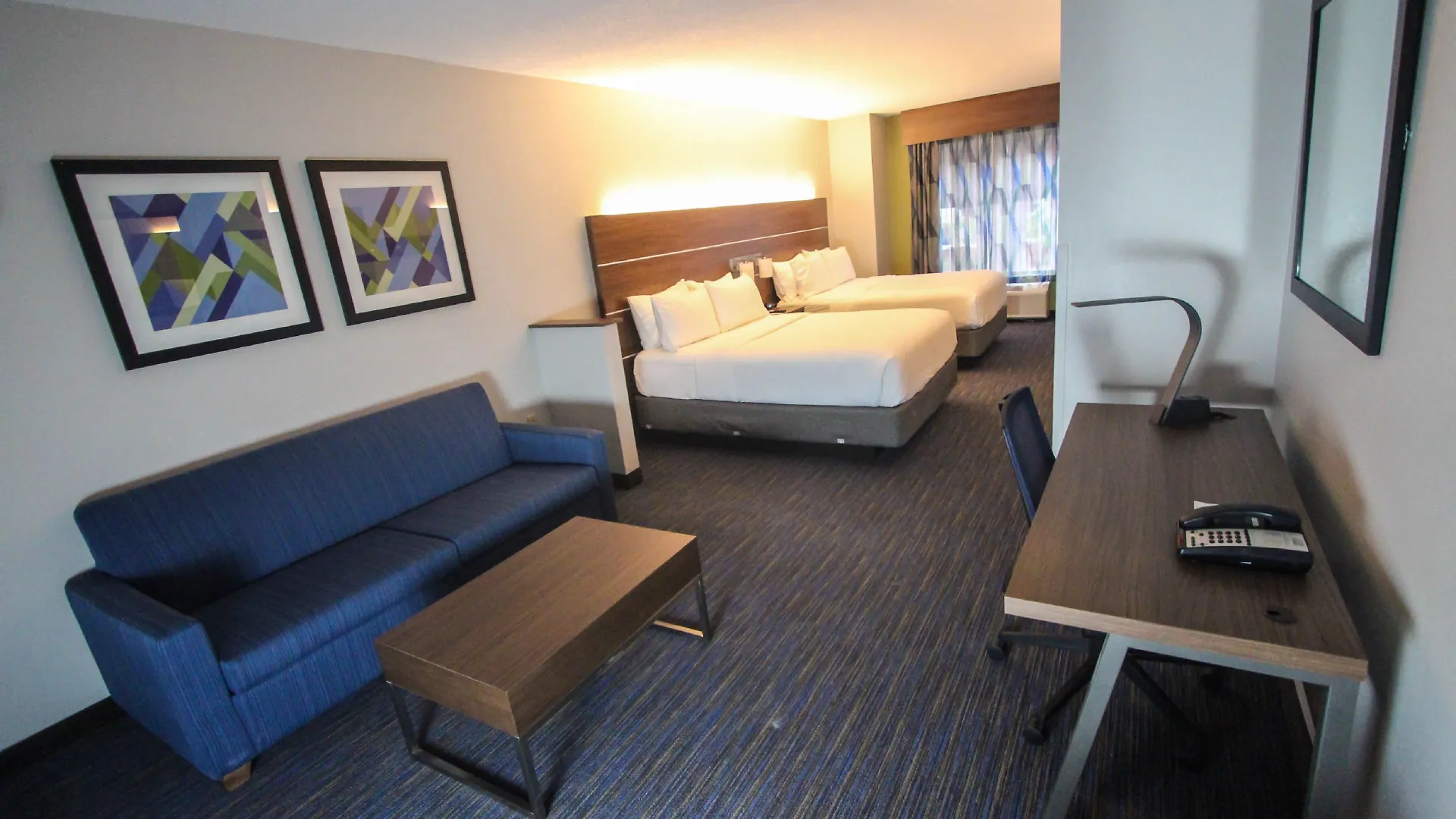 Otel Express & Charleston - North By Ihg 2*