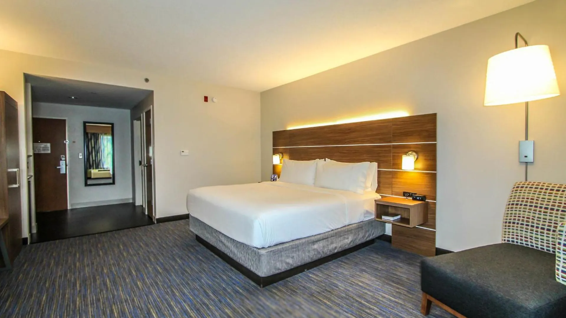 Express & Charleston - North By Ihg