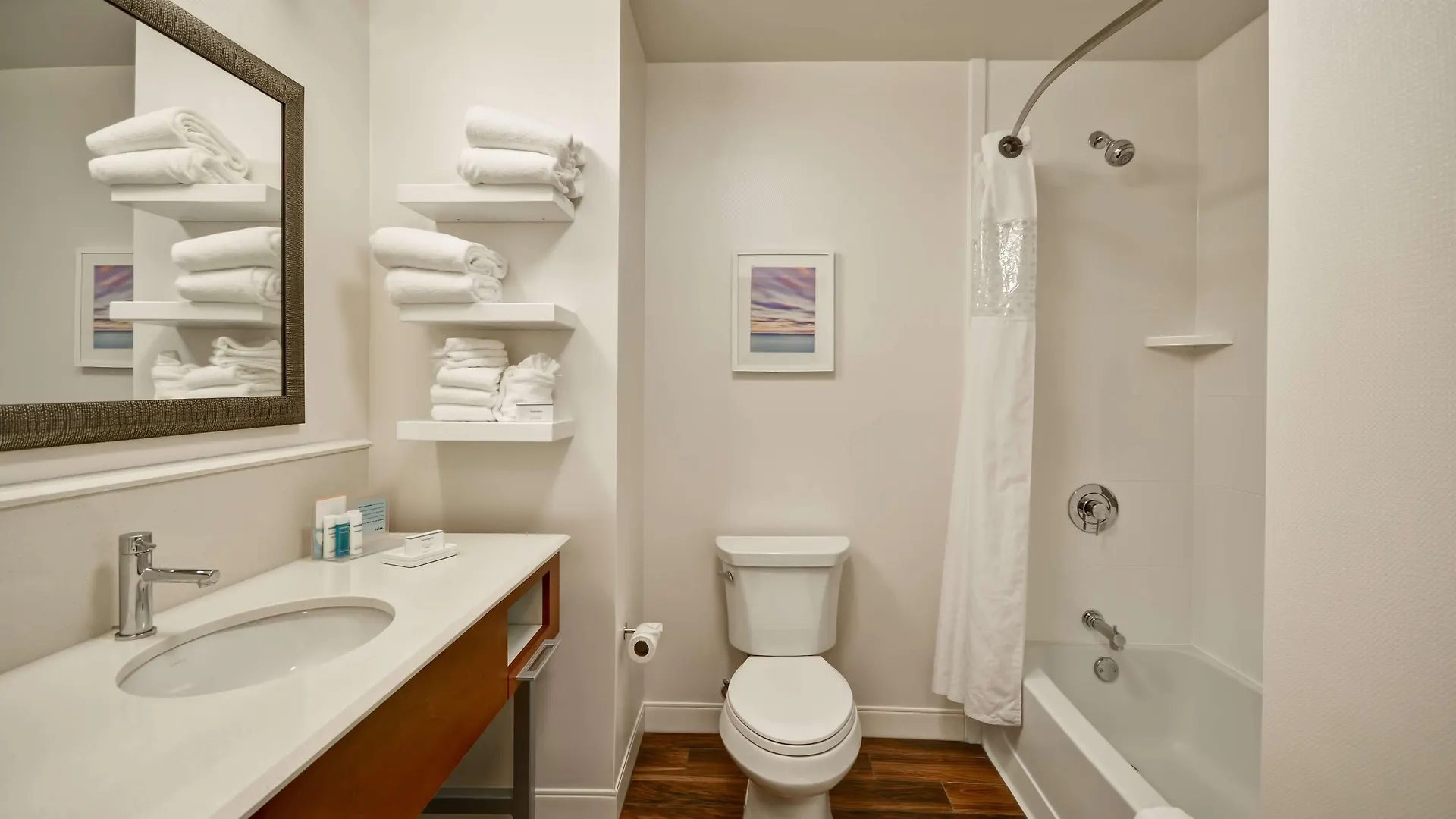 Hampton & Charleston Airport 3*