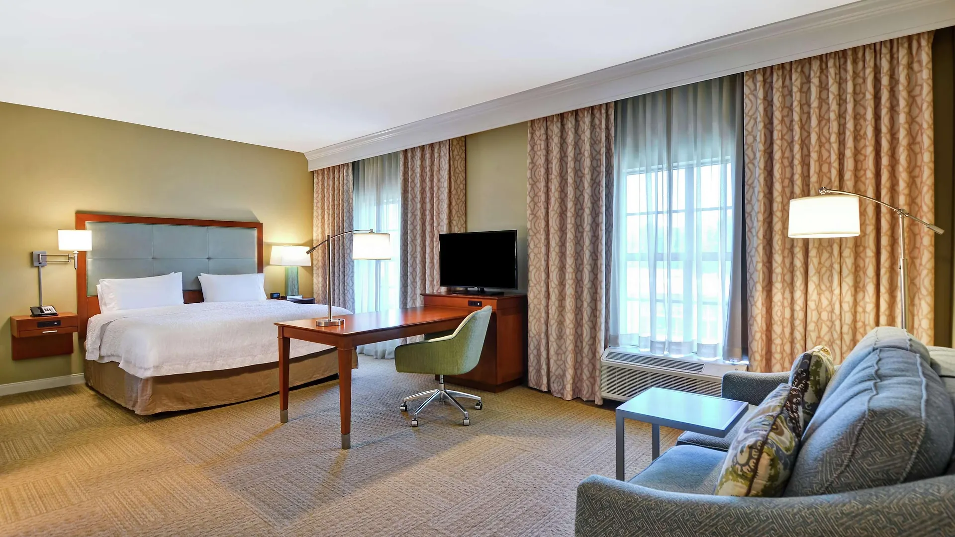 Hampton & Charleston Airport 3*