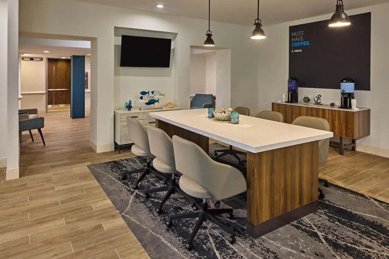 Express & Dwtn -westedge By Ihg Hotel