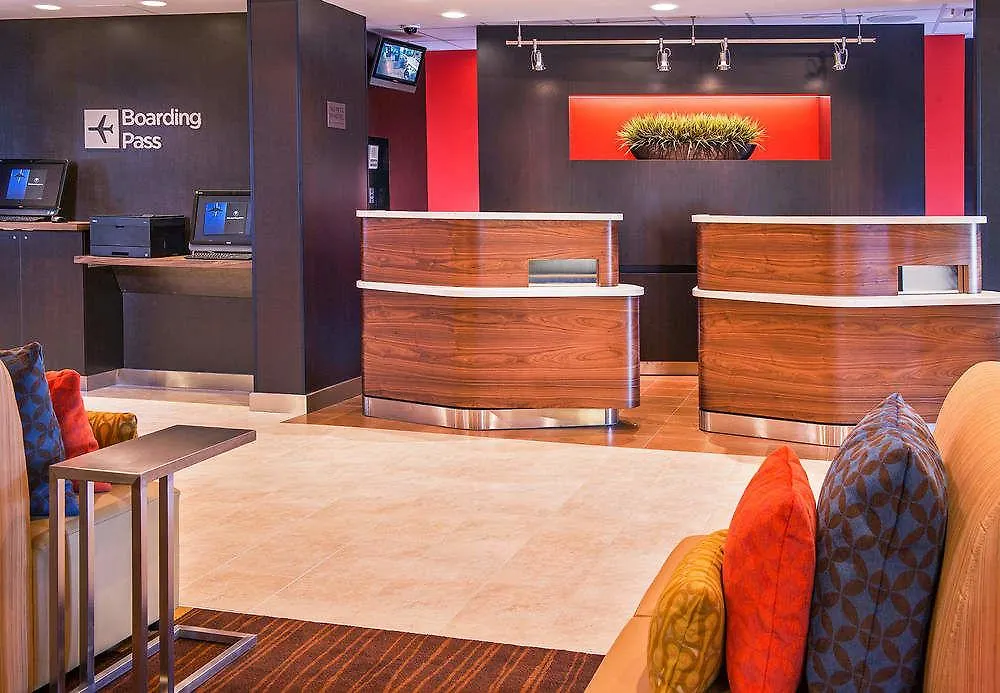 Hotel Courtyard By Marriott Airport Coliseum 3*