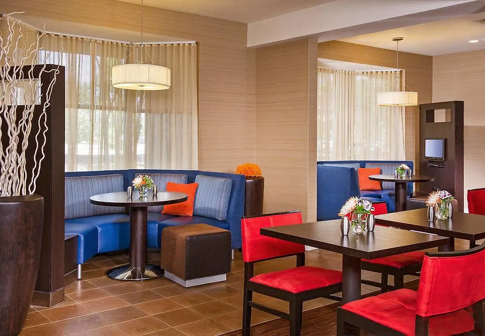 Courtyard By Marriott Airport Coliseum 3*
