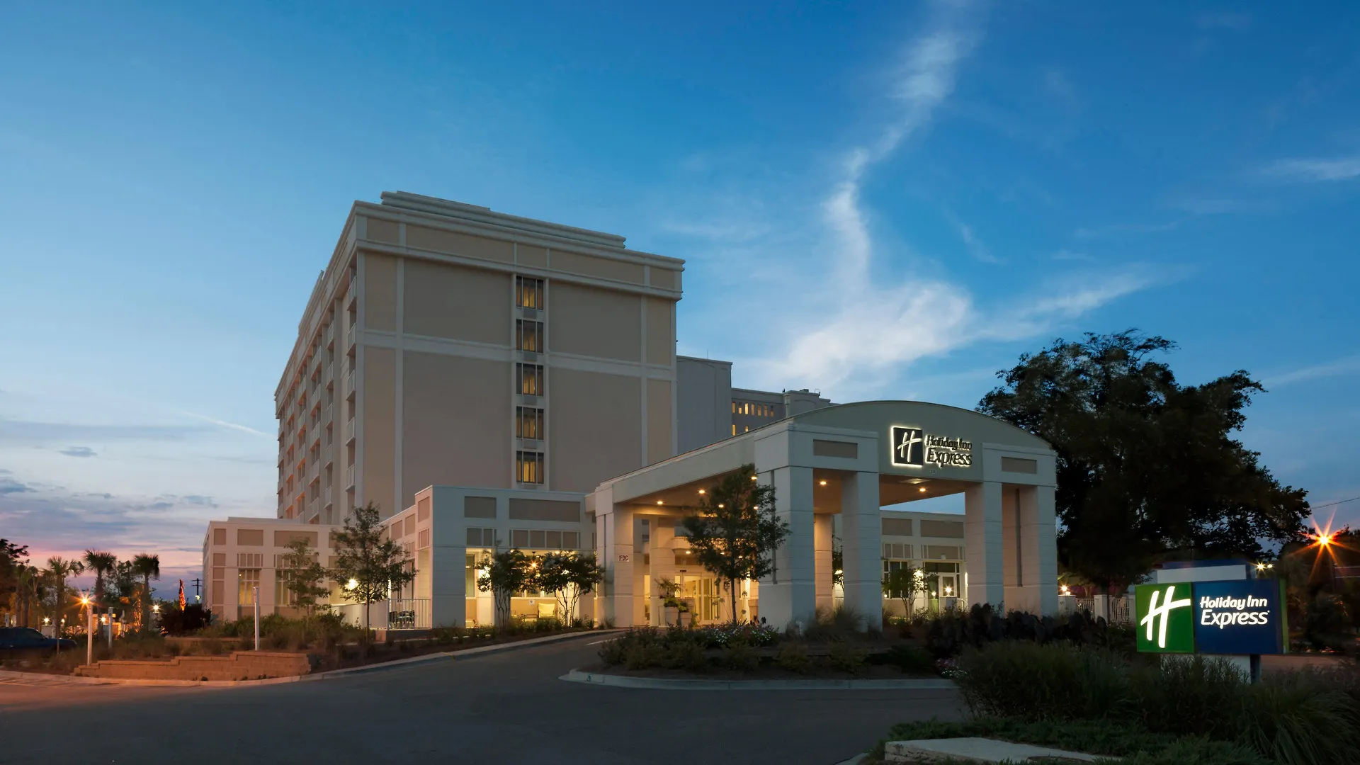 Hotel Express & Dwtn -westedge By Ihg