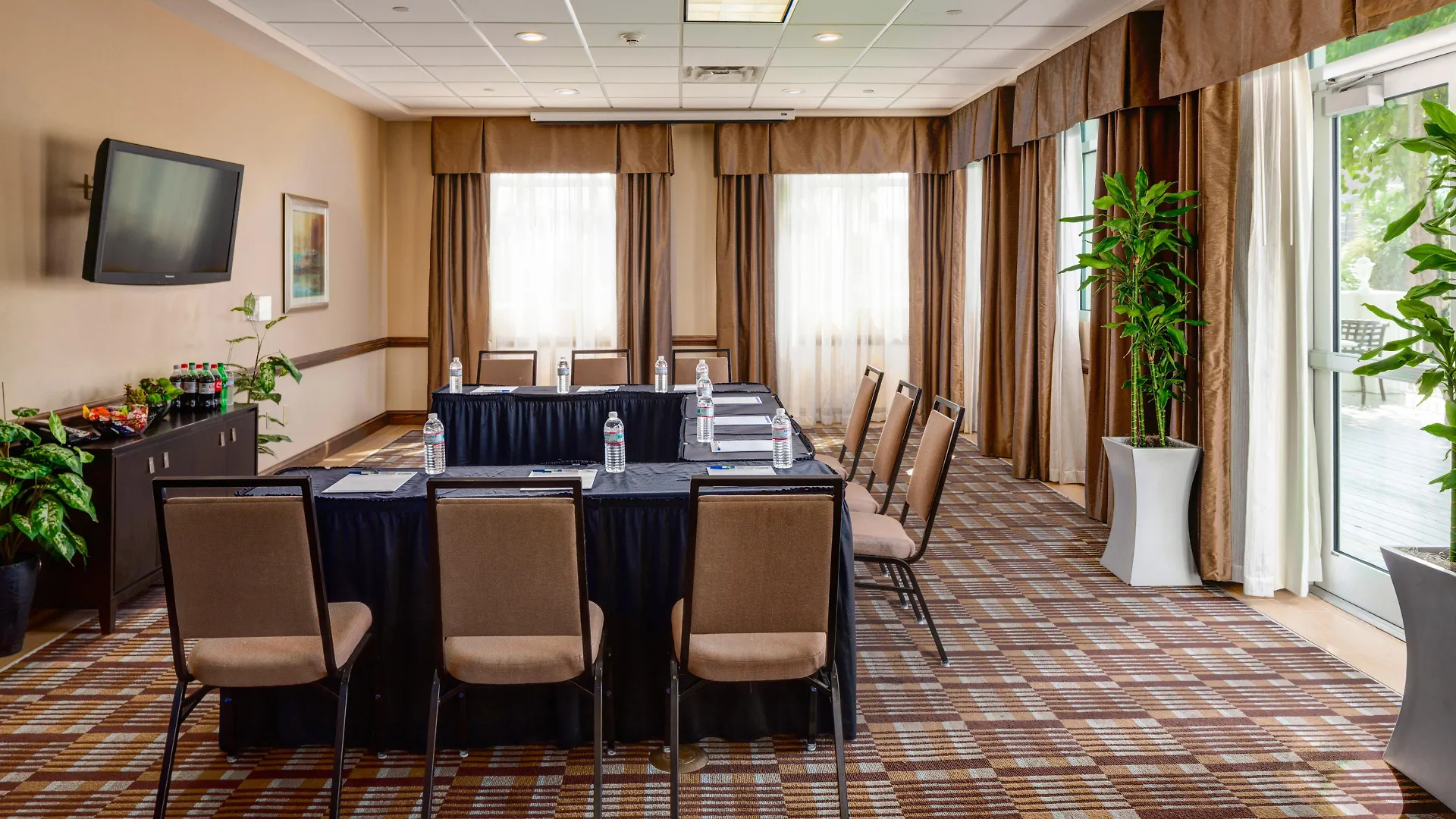 Express & Dwtn -westedge By Ihg
