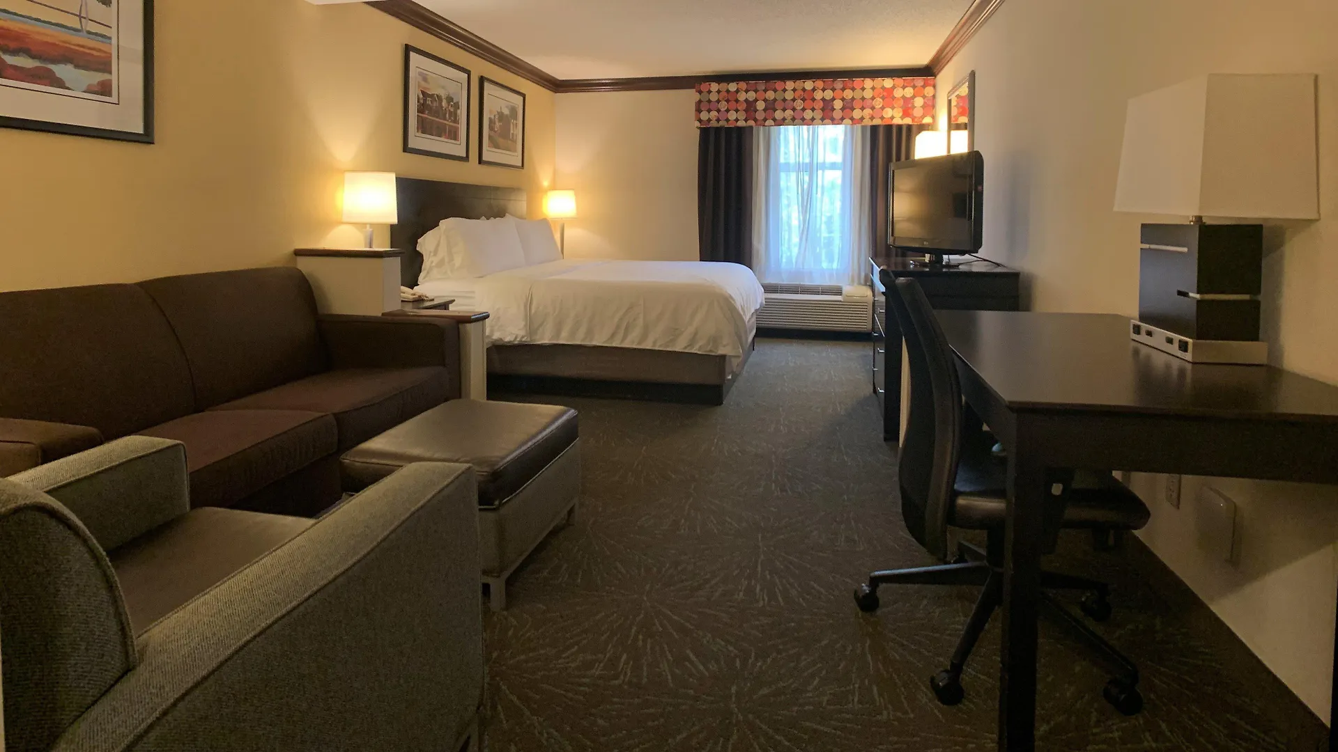 Express & Charleston-ashley Phosphate By Ihg Hotel 2*