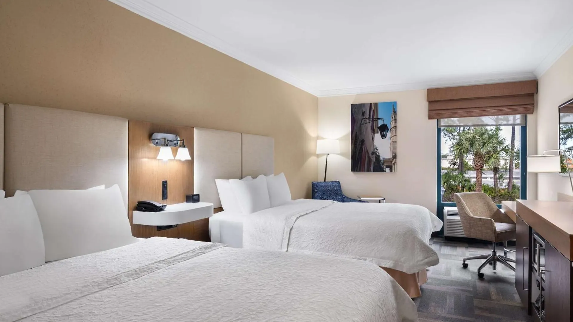 Hampton Charleston North Hotel