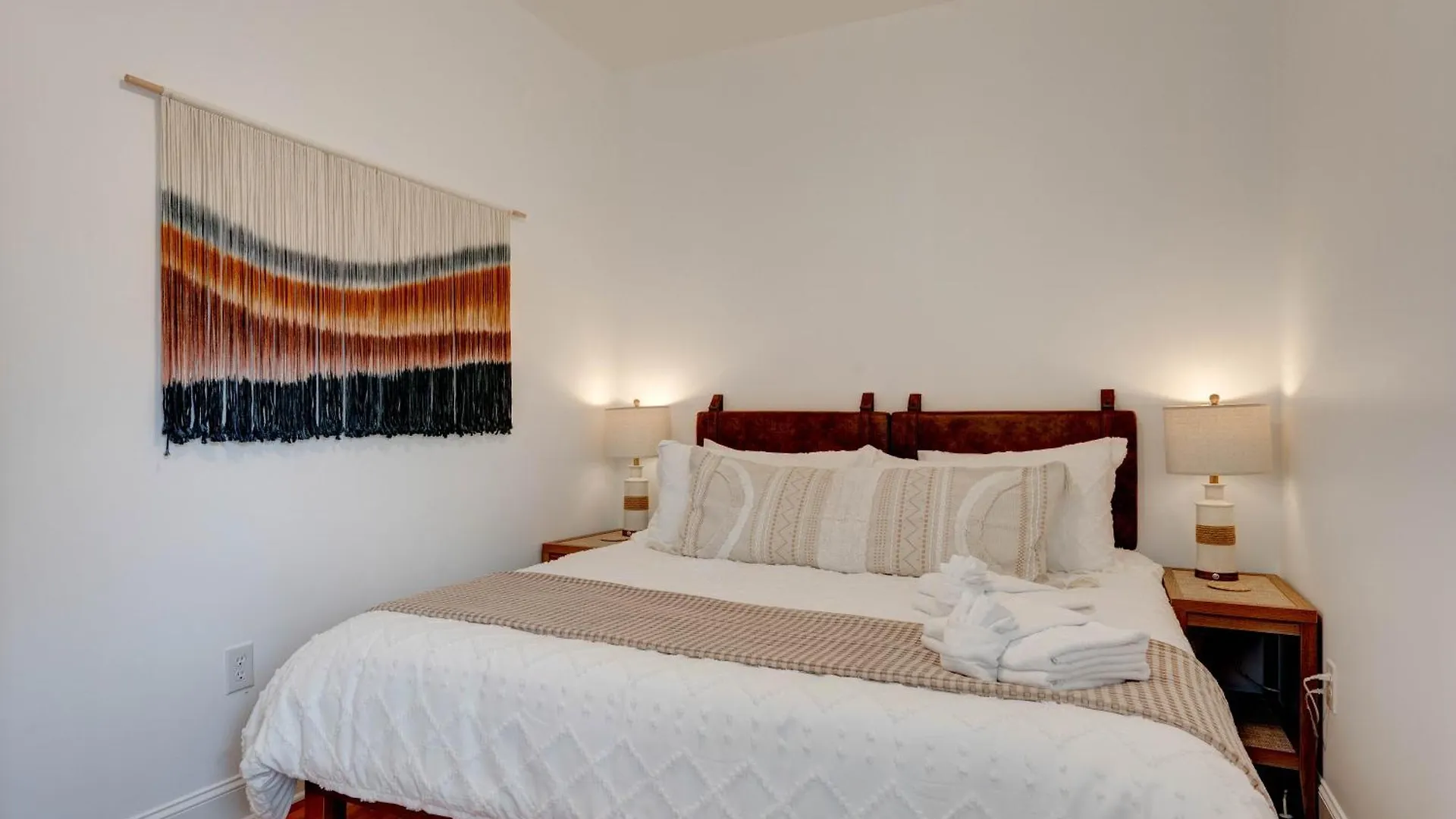 Peaceful Park Circle Getaway * Charleston