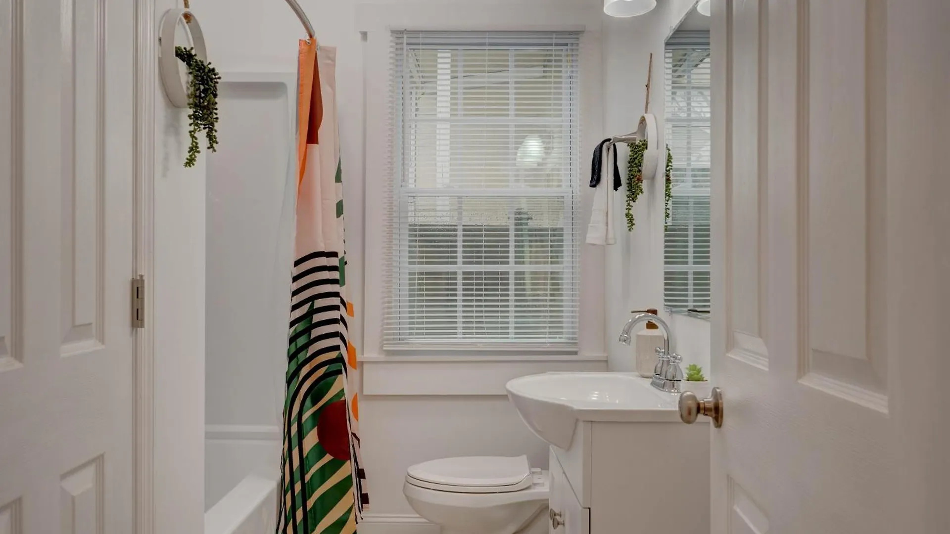 Semesterbostad Peaceful Park Circle Getaway *