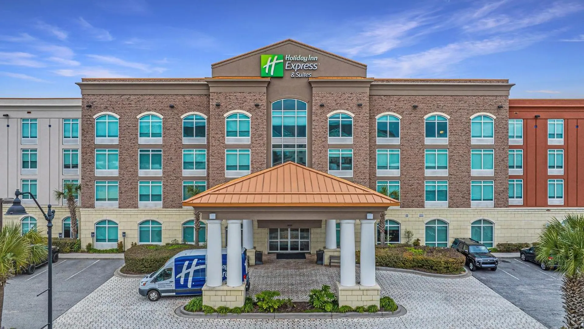 Express & Charleston Arpt-conv Ctr Area By Ihg 3*