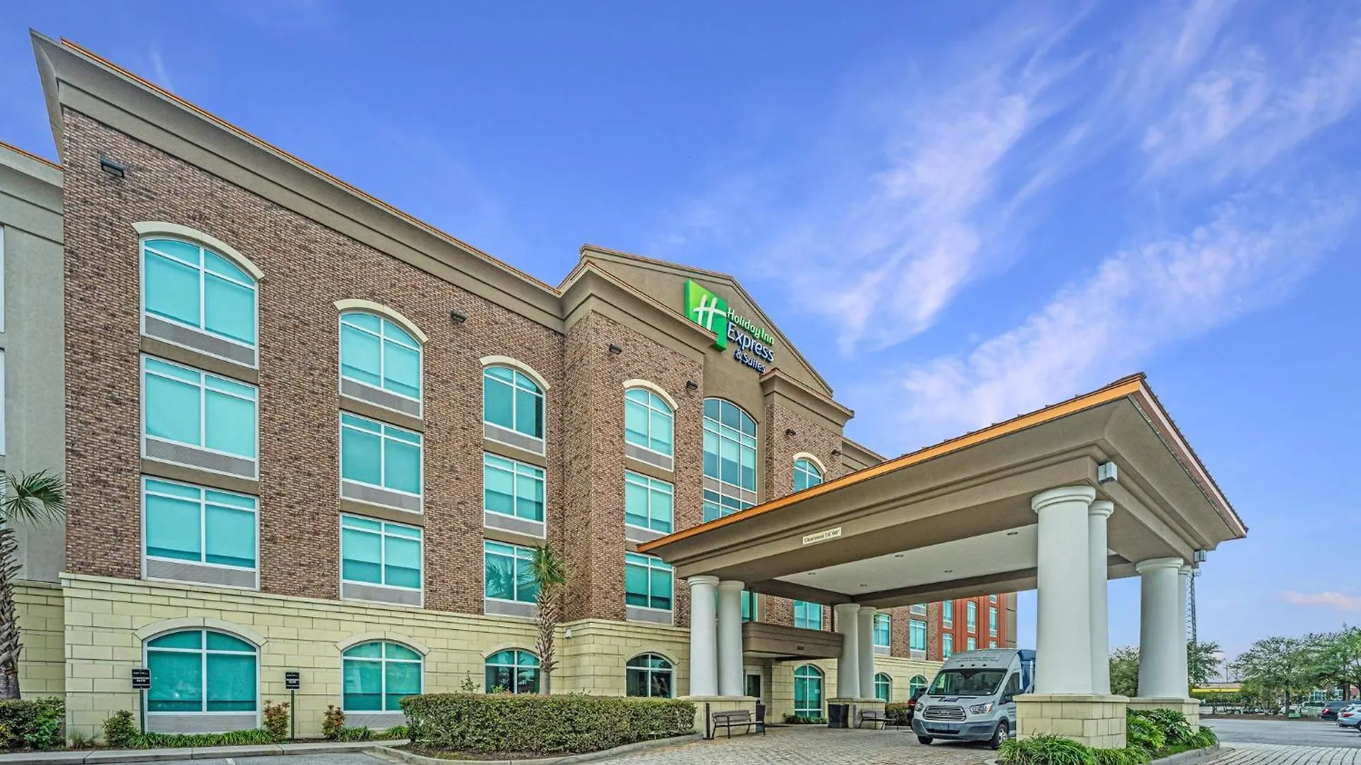 Express & Charleston Arpt-conv Ctr Area By Ihg