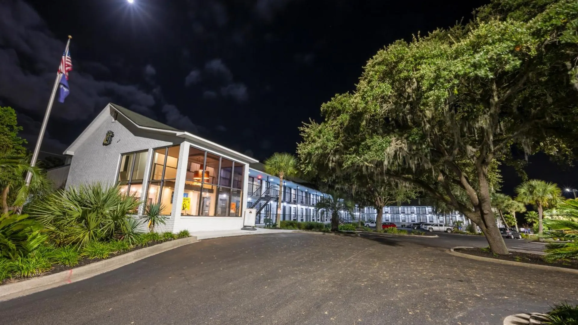 Creekside Motel