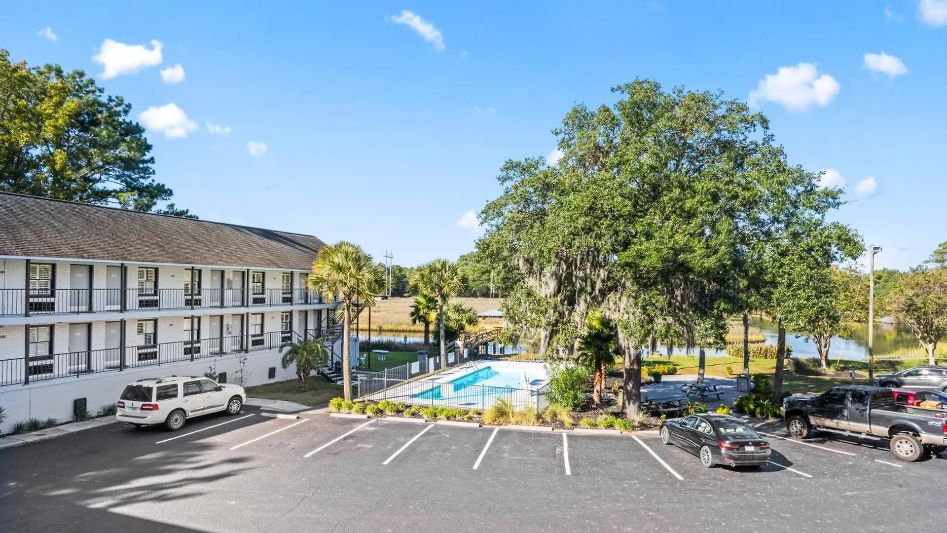 Motel Creekside 3*