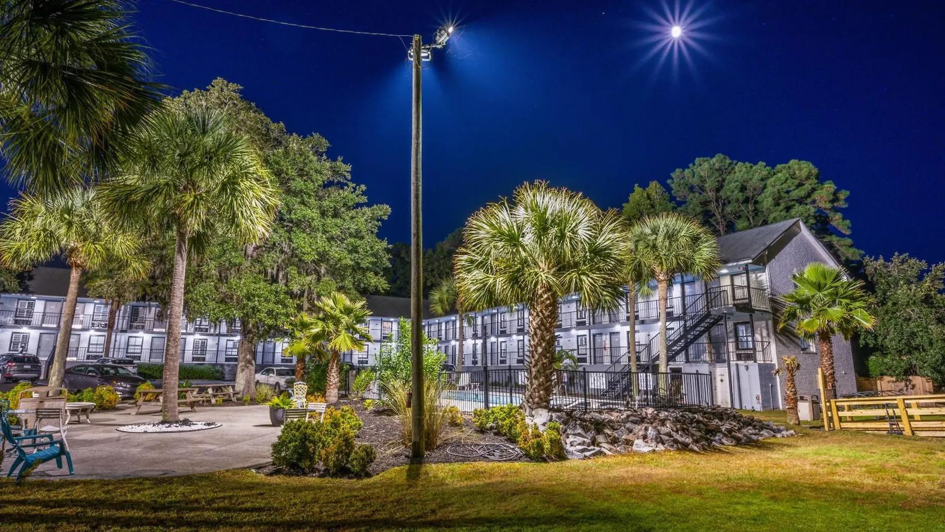 Motel Creekside 3*