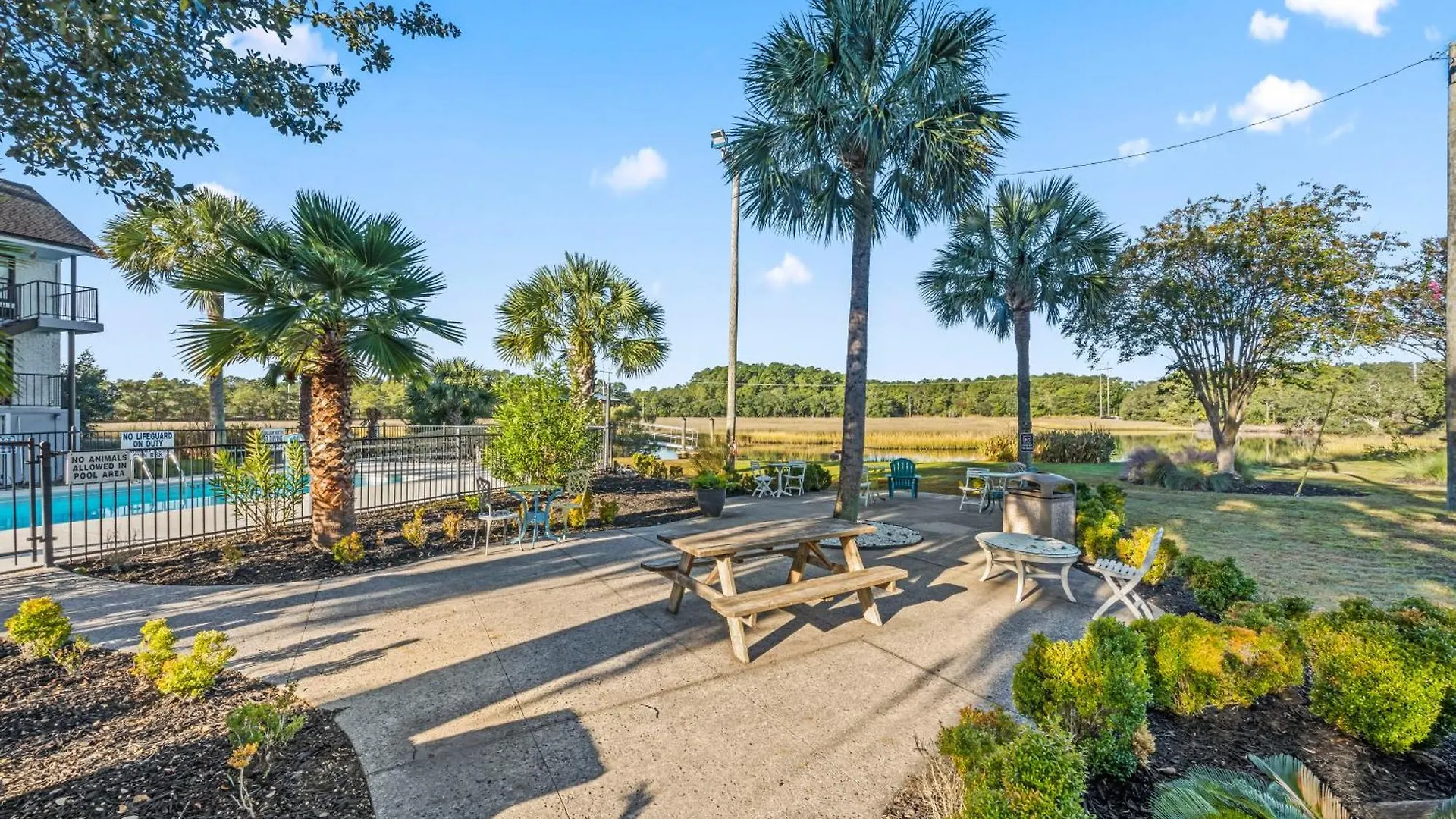Creekside 3* Charleston