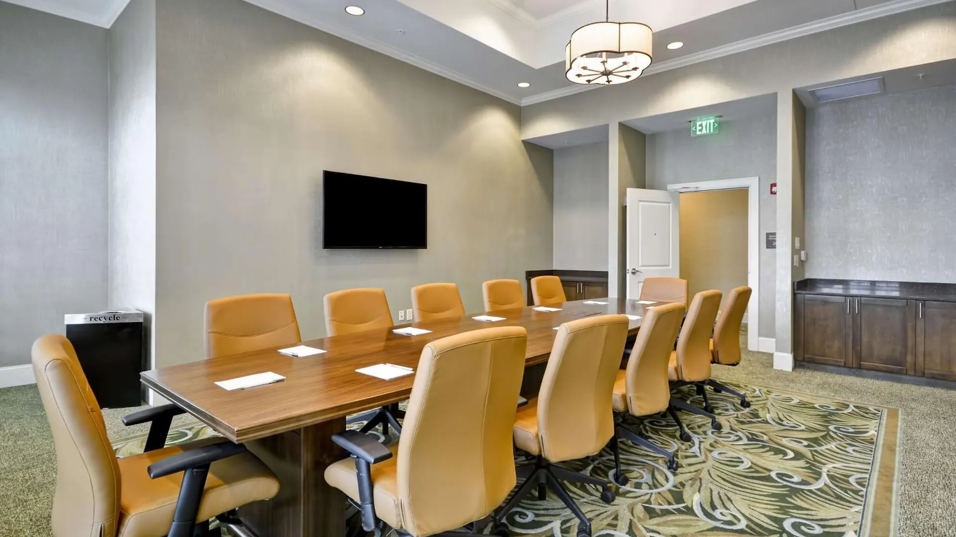 Hampton & Charleston Airport 3*