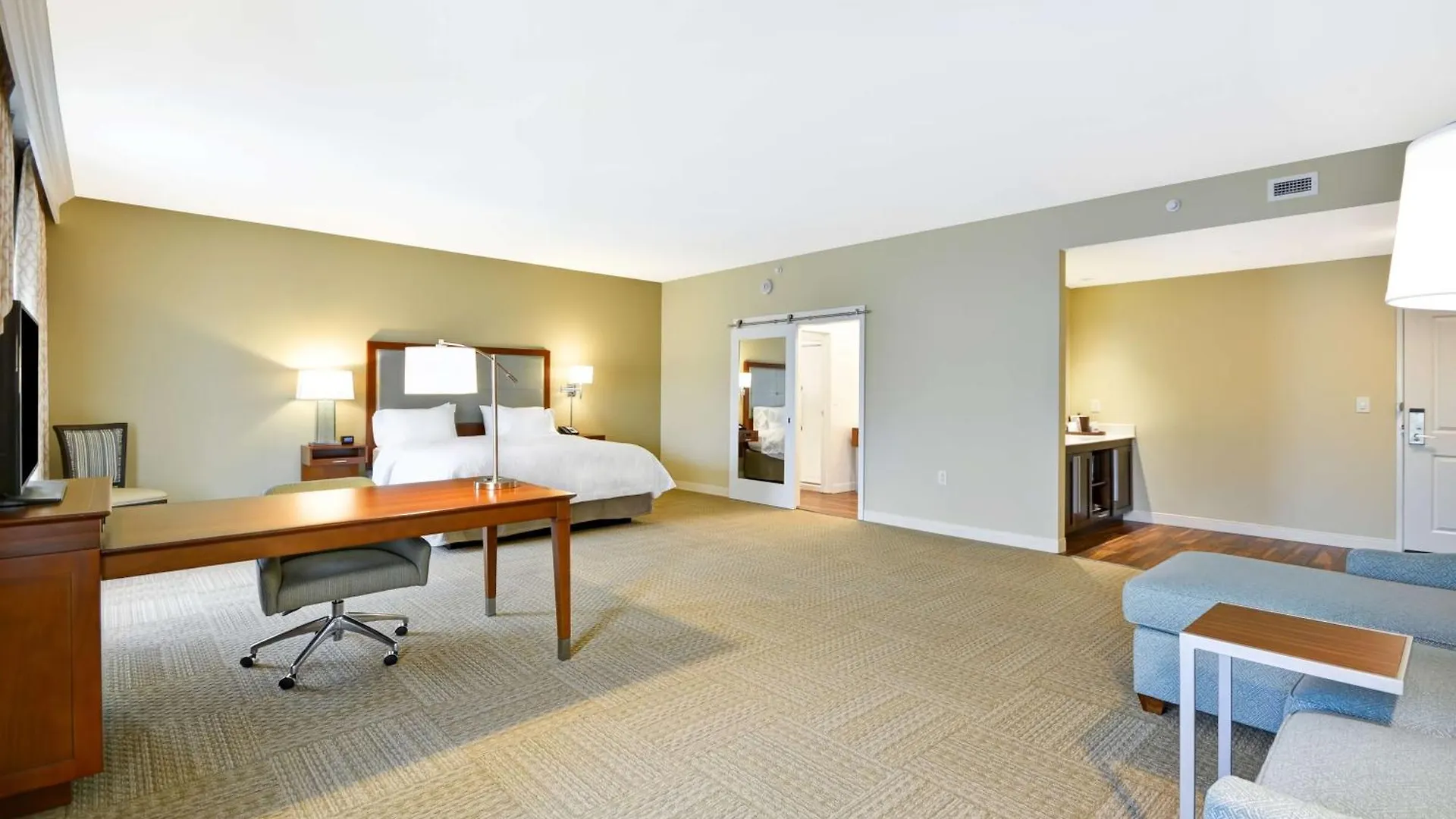 Hampton & Charleston Airport 3*