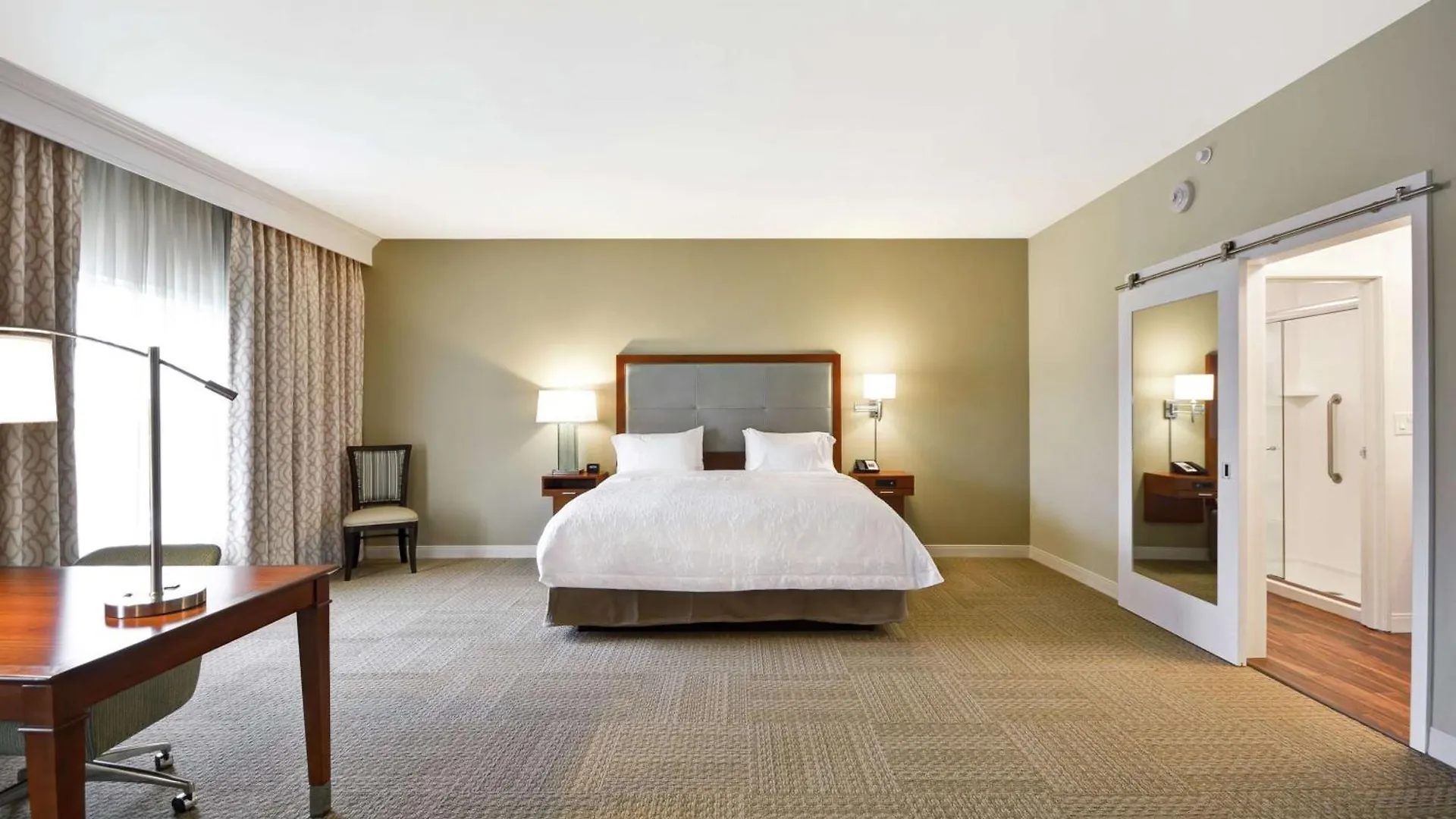 Hampton & Charleston Airport Hotel