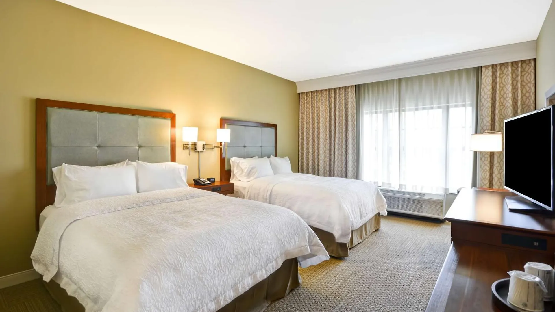 Hampton & Charleston Airport 3*