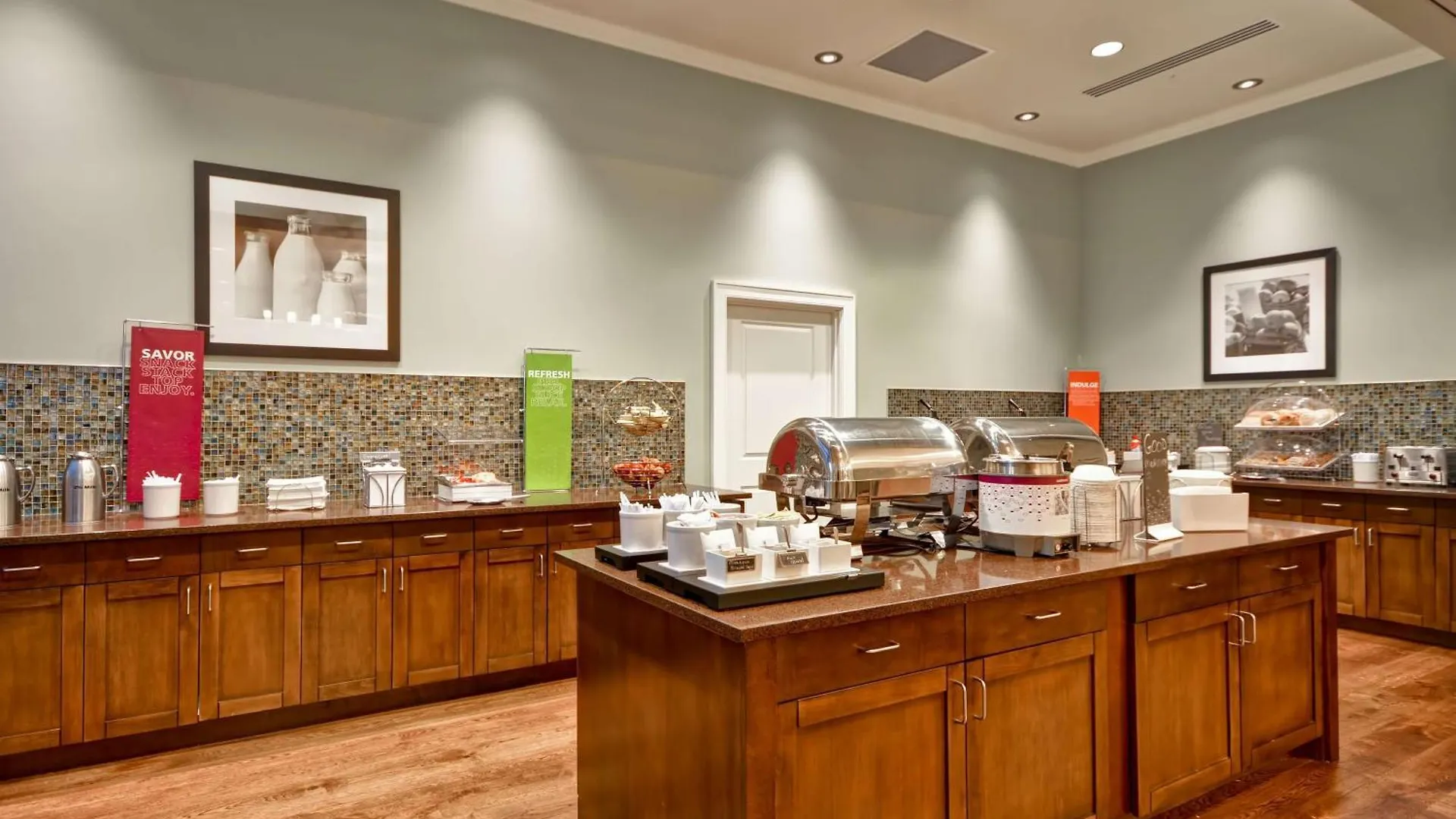 Hotel Hampton & Charleston Airport 3*