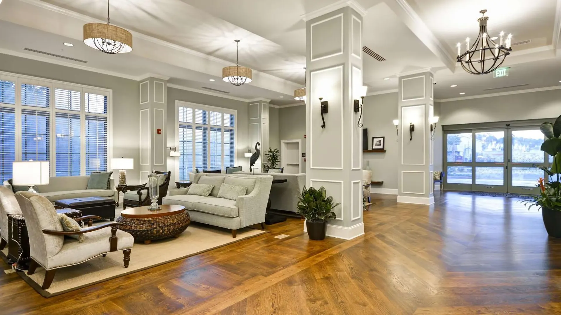 Hampton & Charleston Airport Hotel 3*