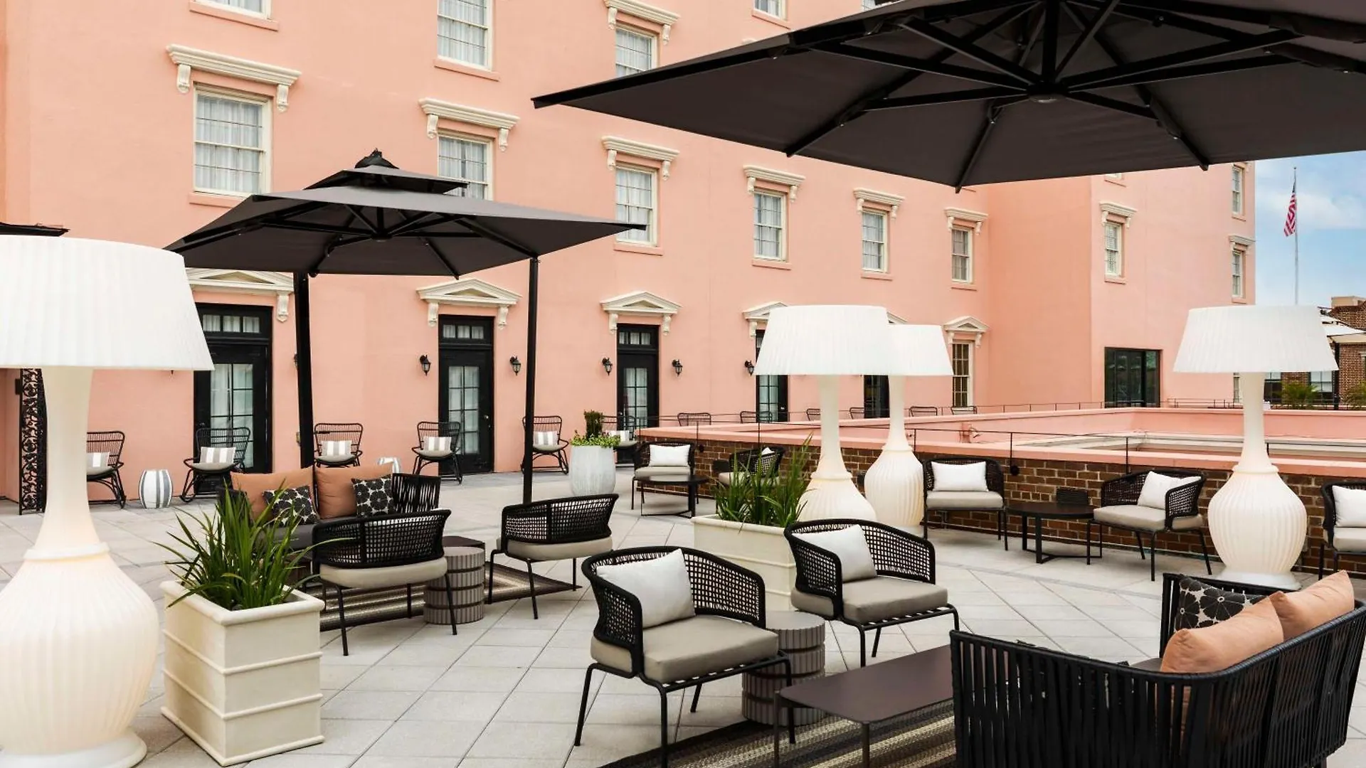 Mills House Charleston, Curio Collection By Hilton Charleston