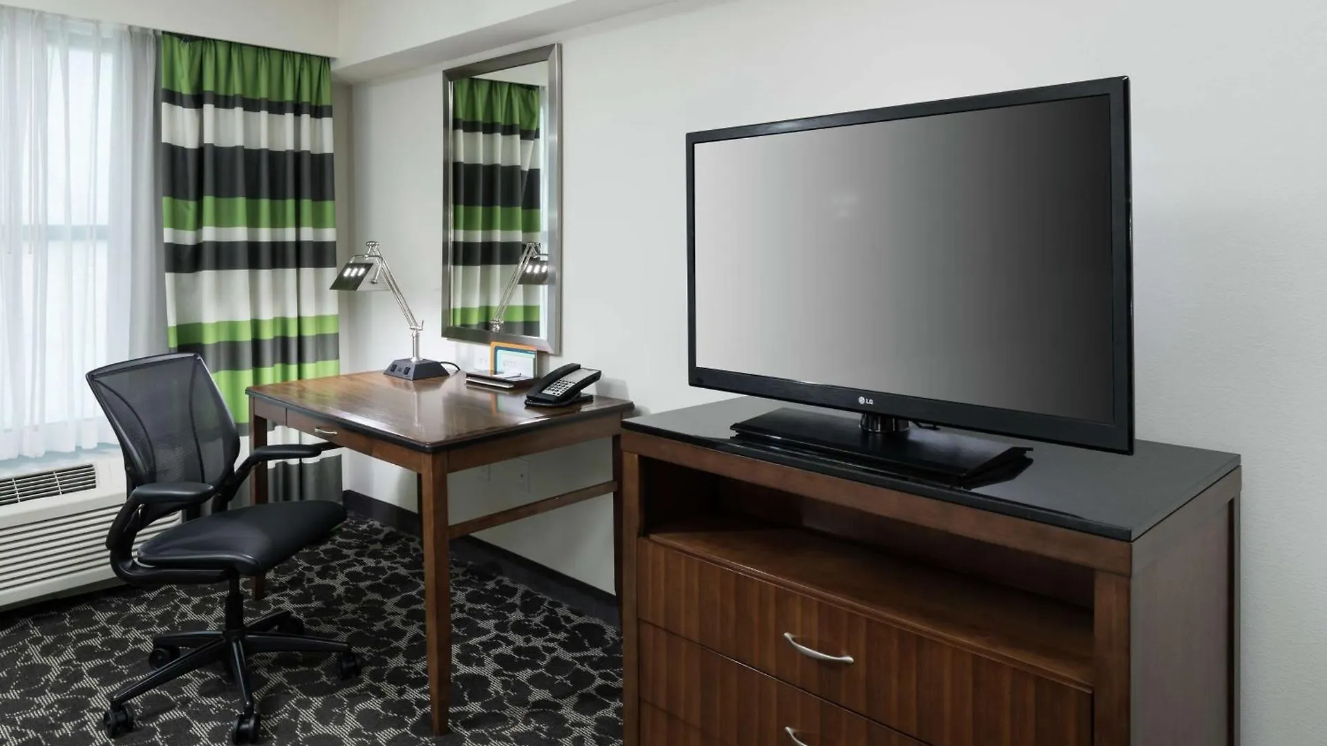 Hilton Garden Waterfront/downtown Hotel 3*