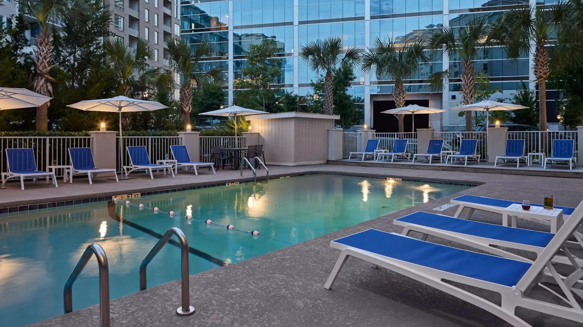 Express & Dwtn -westedge By Ihg Hotel