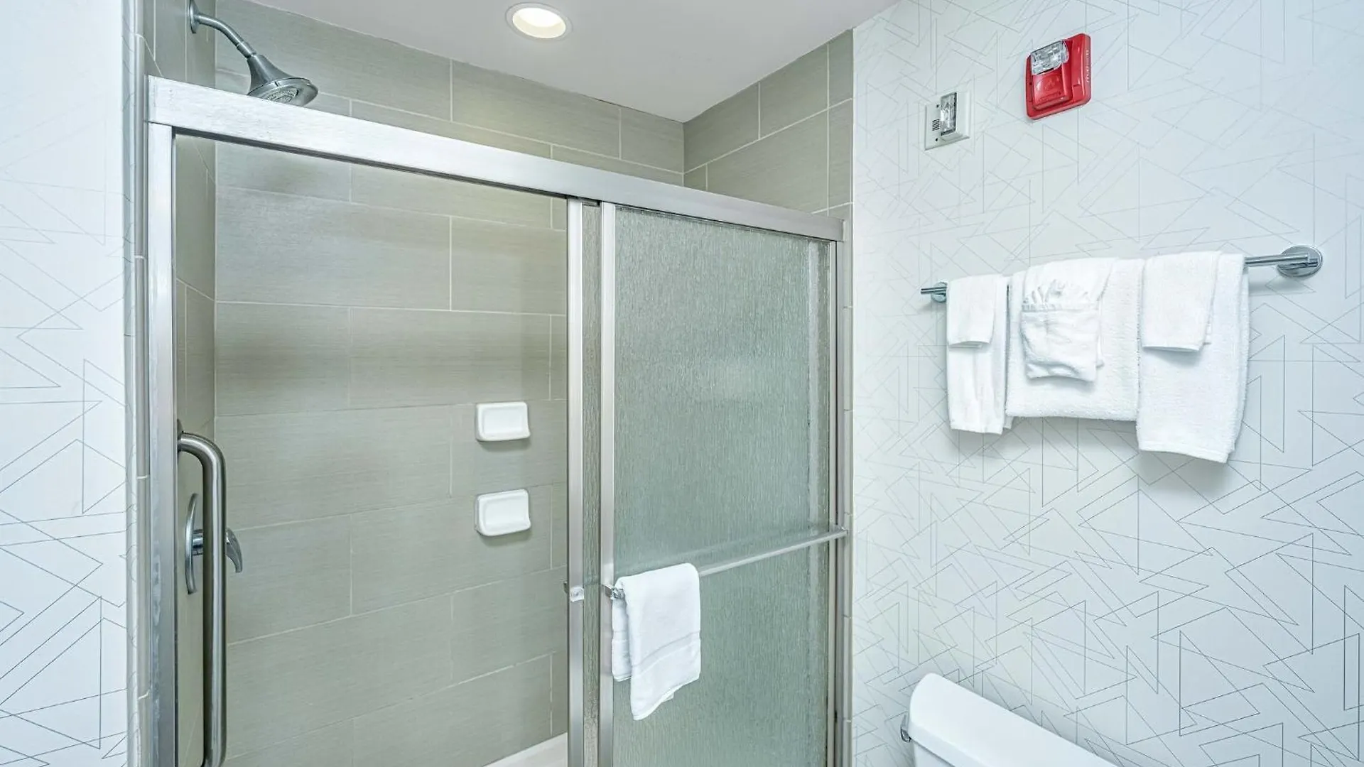 Express & Charleston Arpt-conv Ctr Area By Ihg
