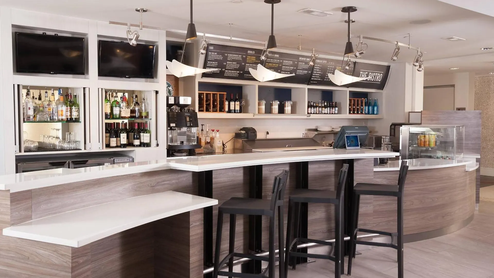 Otel Courtyard Waterfront 3*