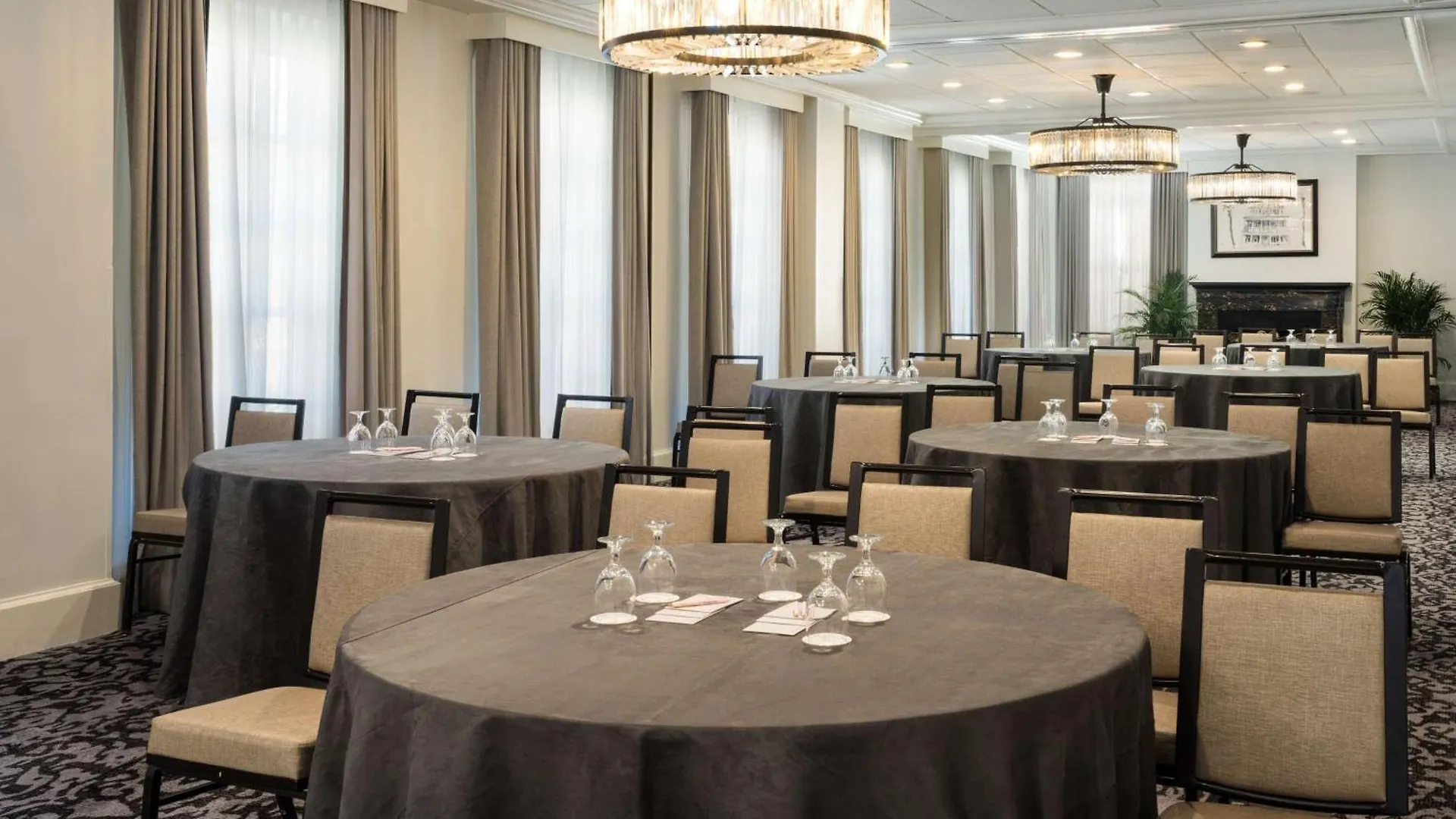 Mills House Charleston, Curio Collection By Hilton Hotel