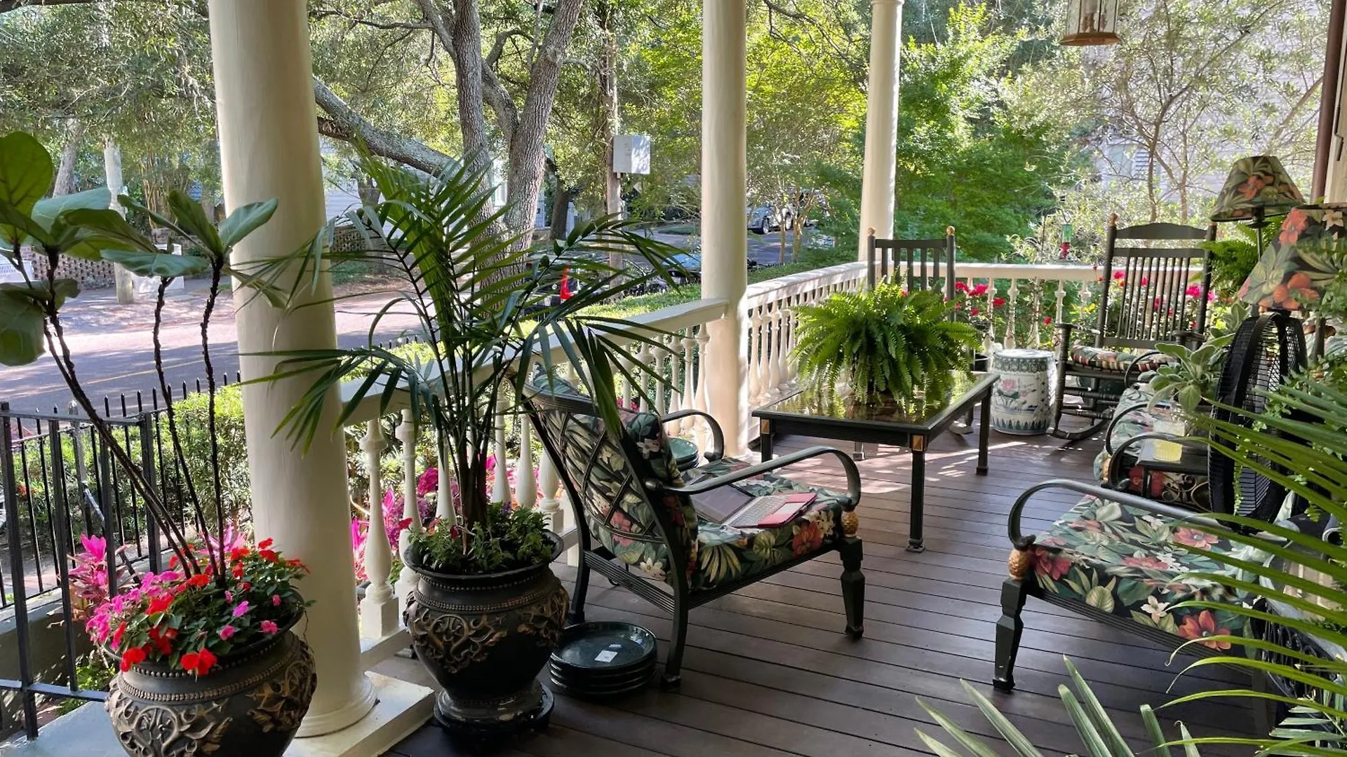 22 Charlotte Bed and Breakfast 4*