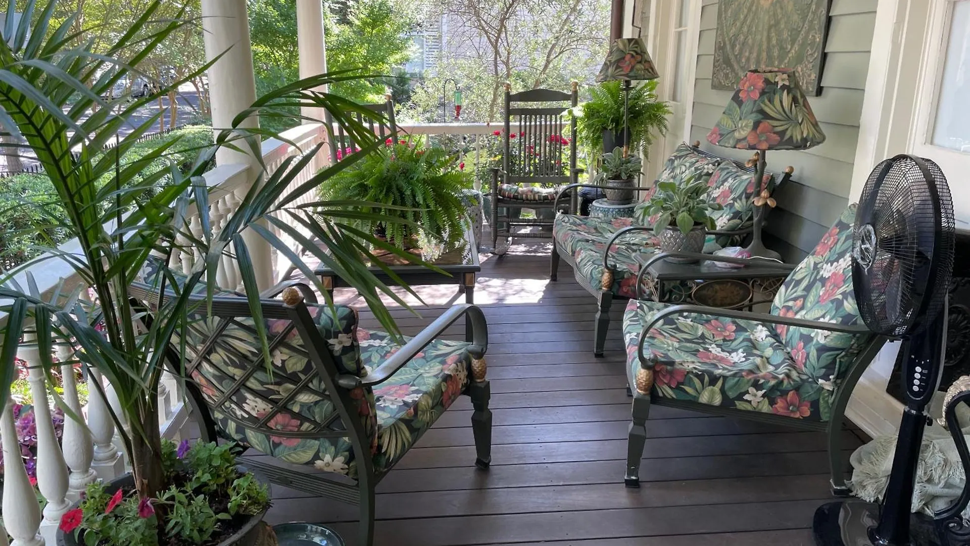 22 Charlotte Bed and Breakfast